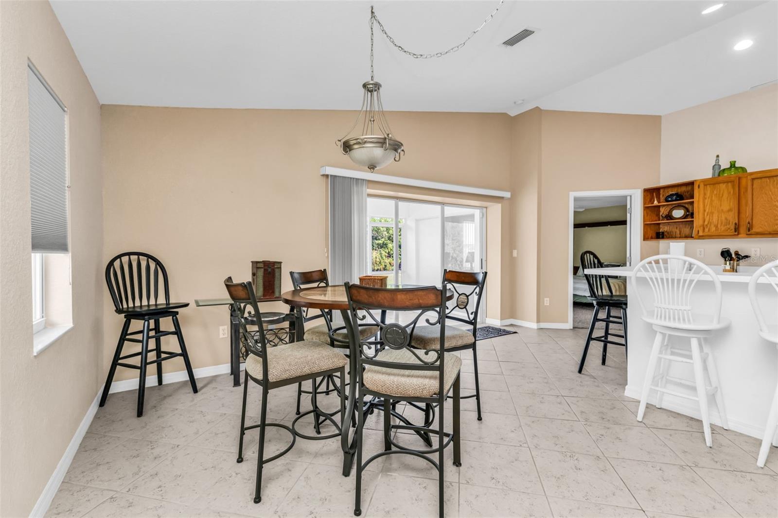 Image 15 of 42 For 13412 Pembroke Circle N