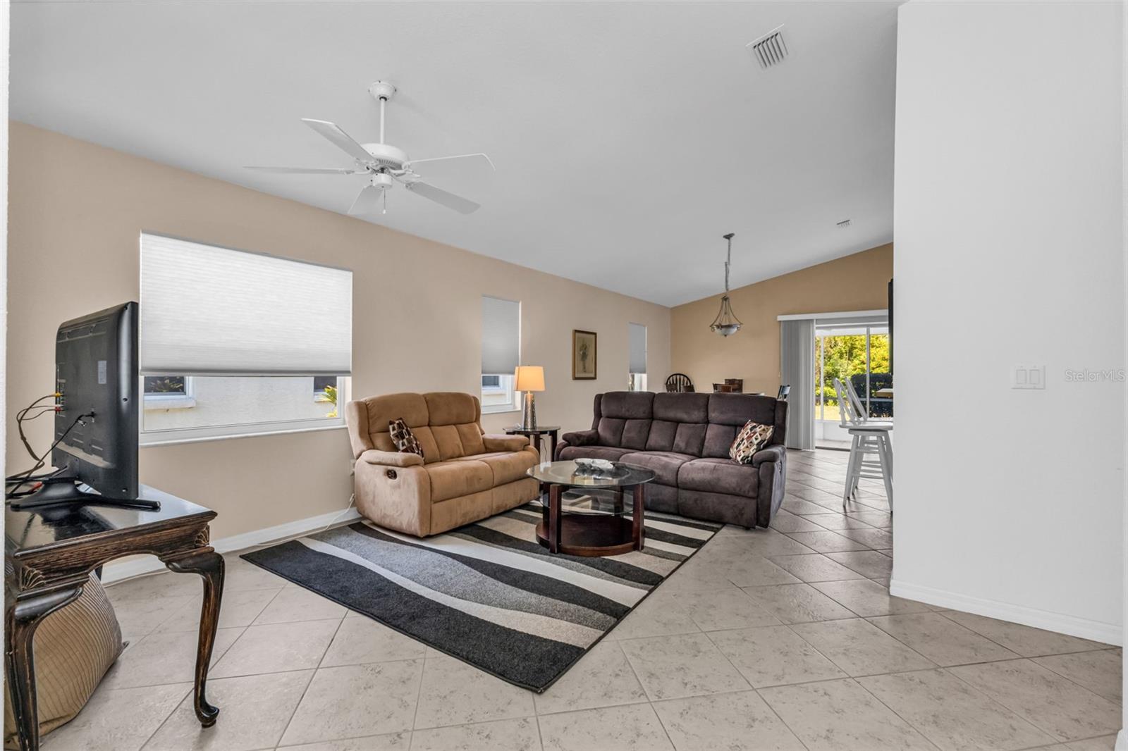 Image 7 of 42 For 13412 Pembroke Circle N