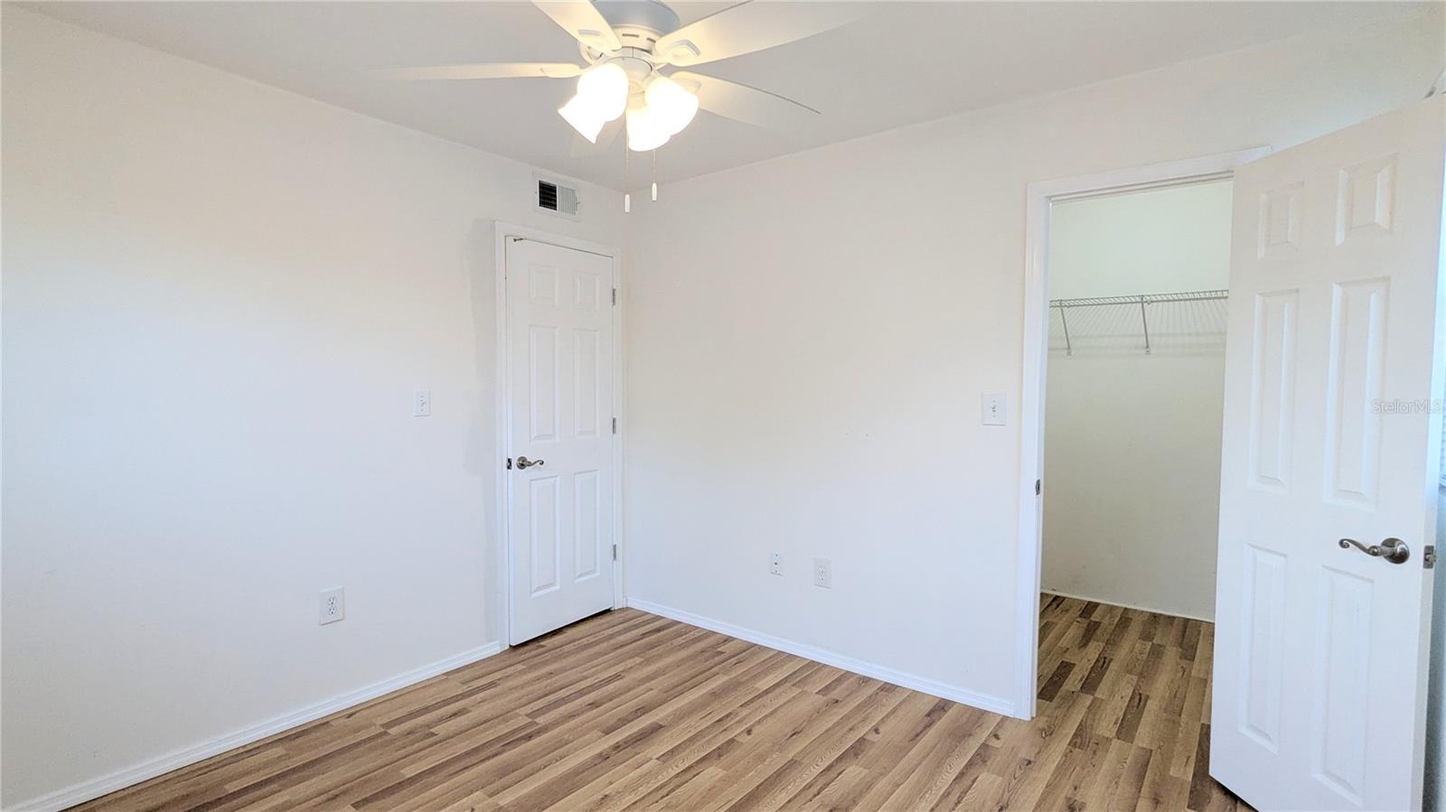 Image 27 of 35 For 4158 Tamiami Trail U3