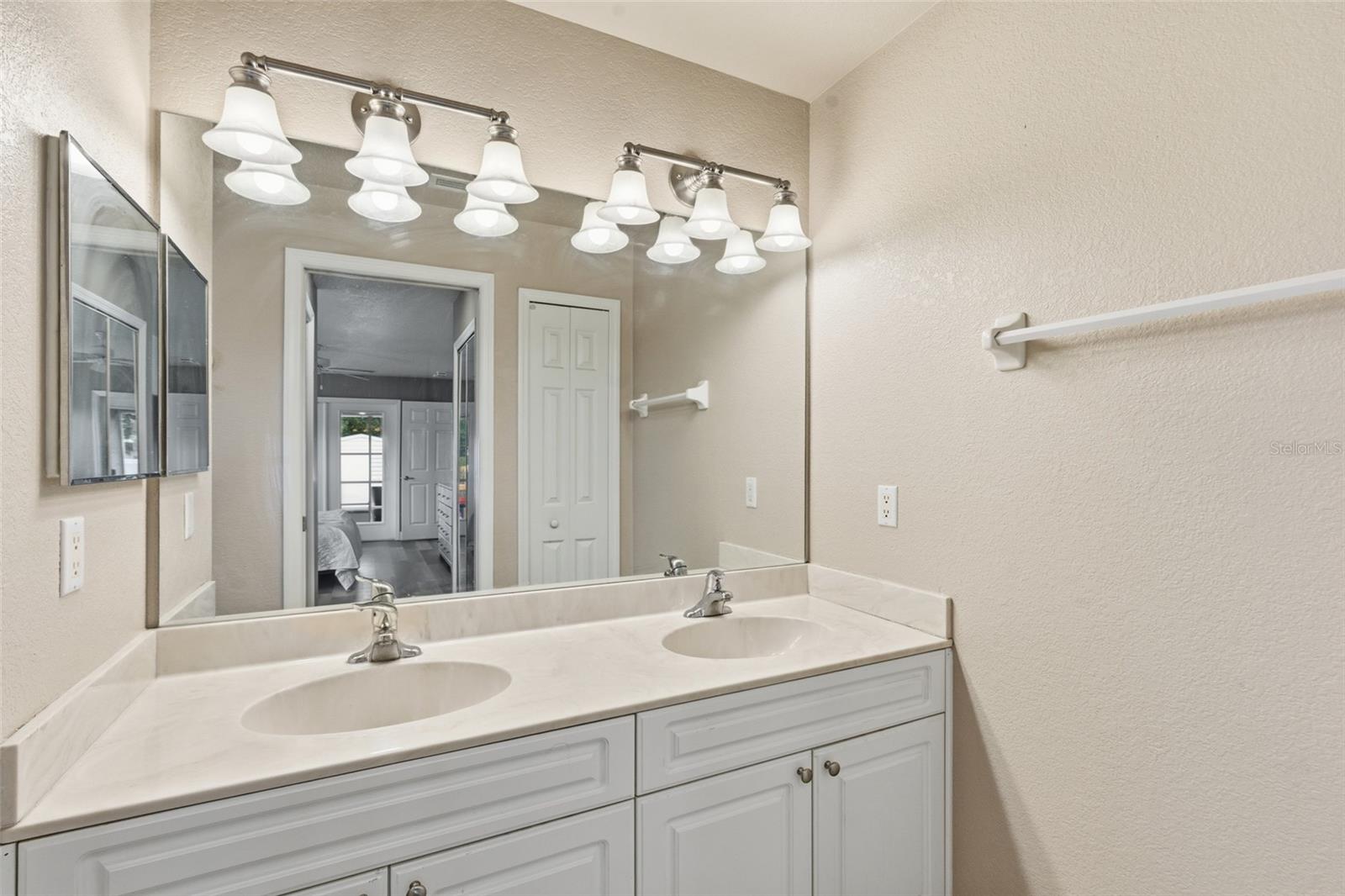 Image 25 of 62 For 4409 Kenoska Street