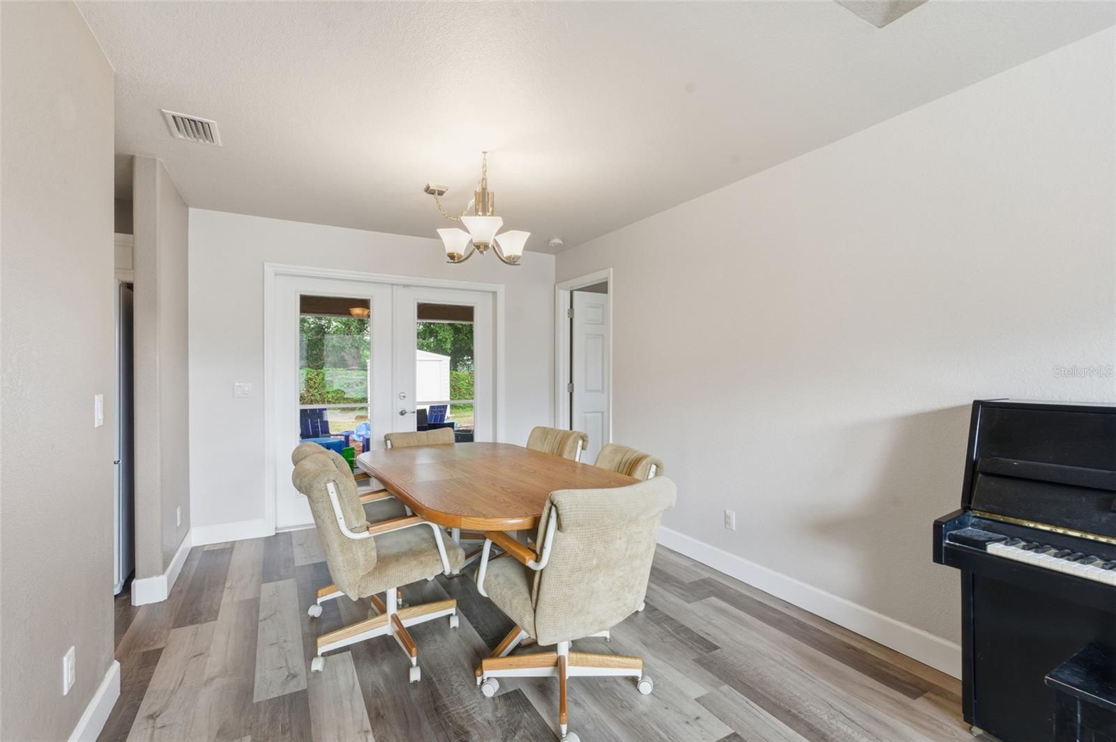 Image 6 of 62 For 4409 Kenoska Street