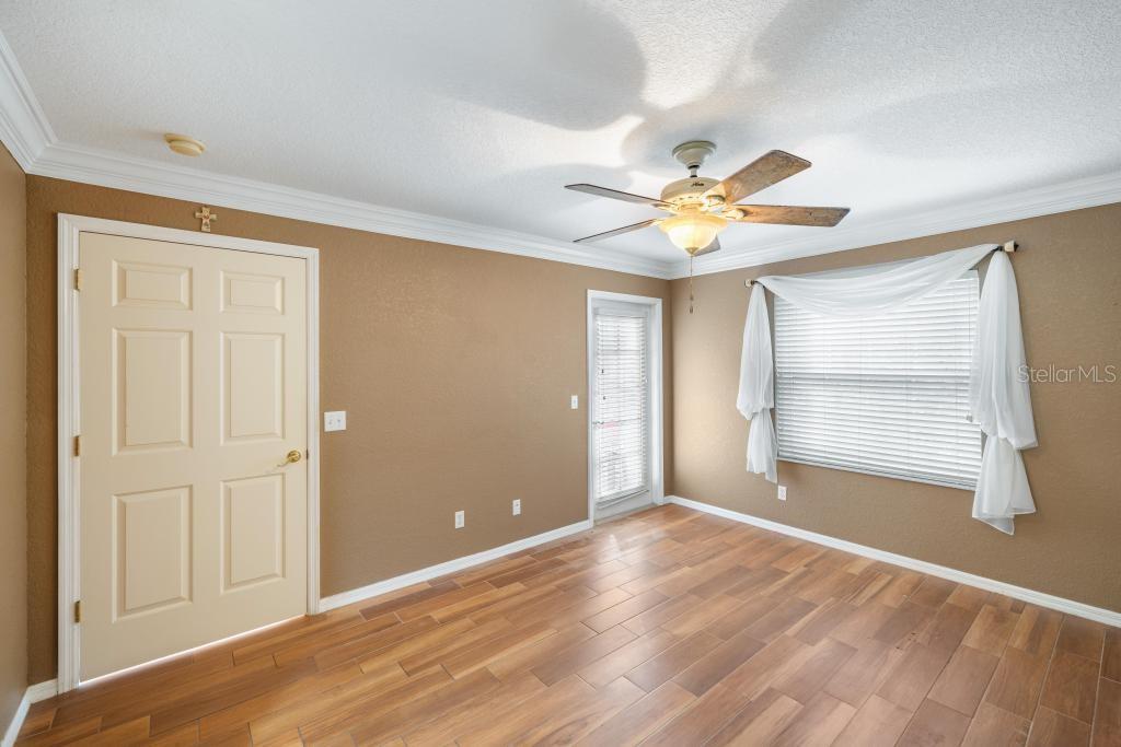 Image 21 of 46 For 19310 Water Oak Drive 103