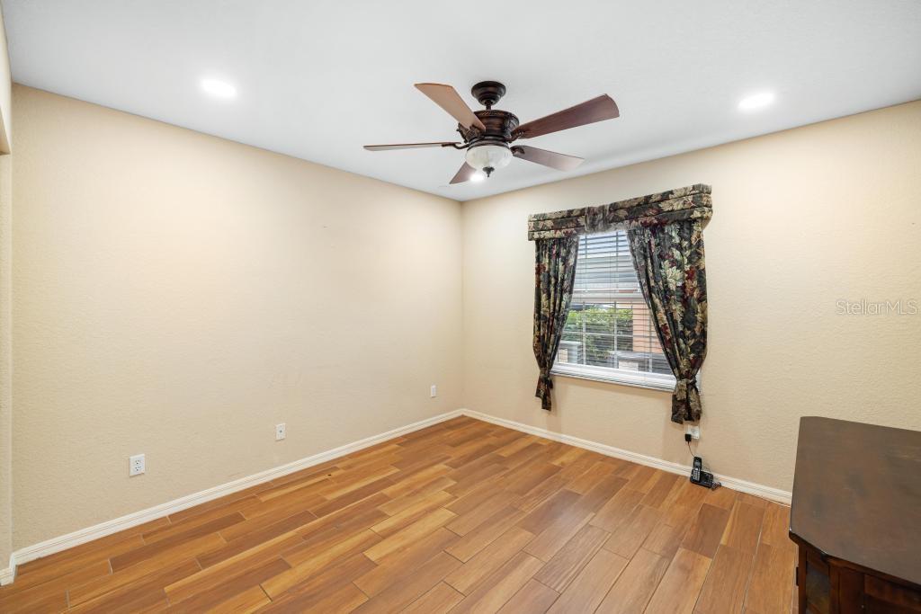 Image 28 of 46 For 19310 Water Oak Drive 103