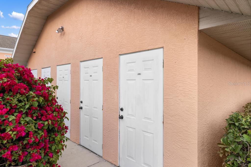 Image 34 of 46 For 19310 Water Oak Drive 103