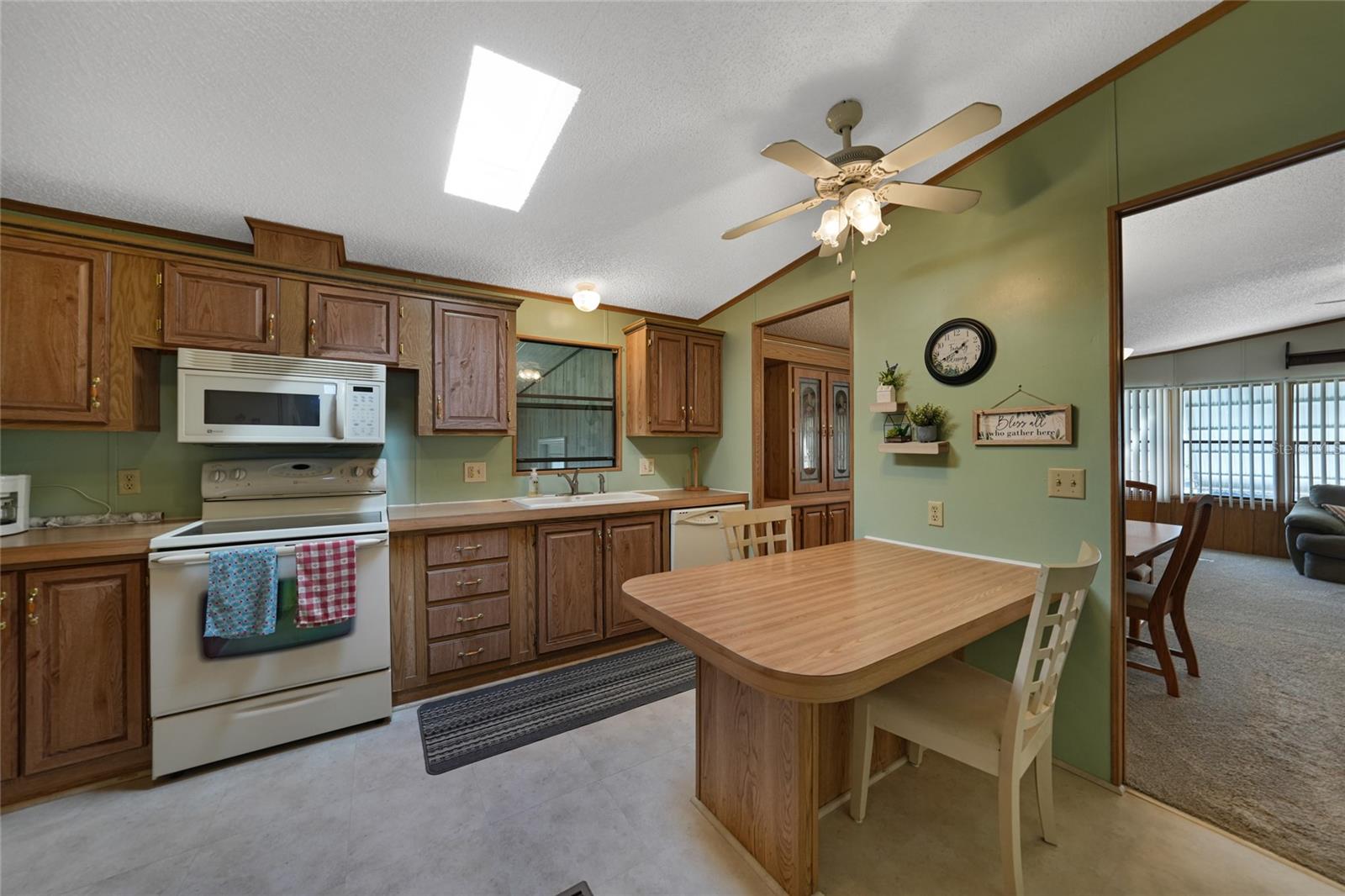 Image 13 of 28 For 10101 Burnt Store Road 54