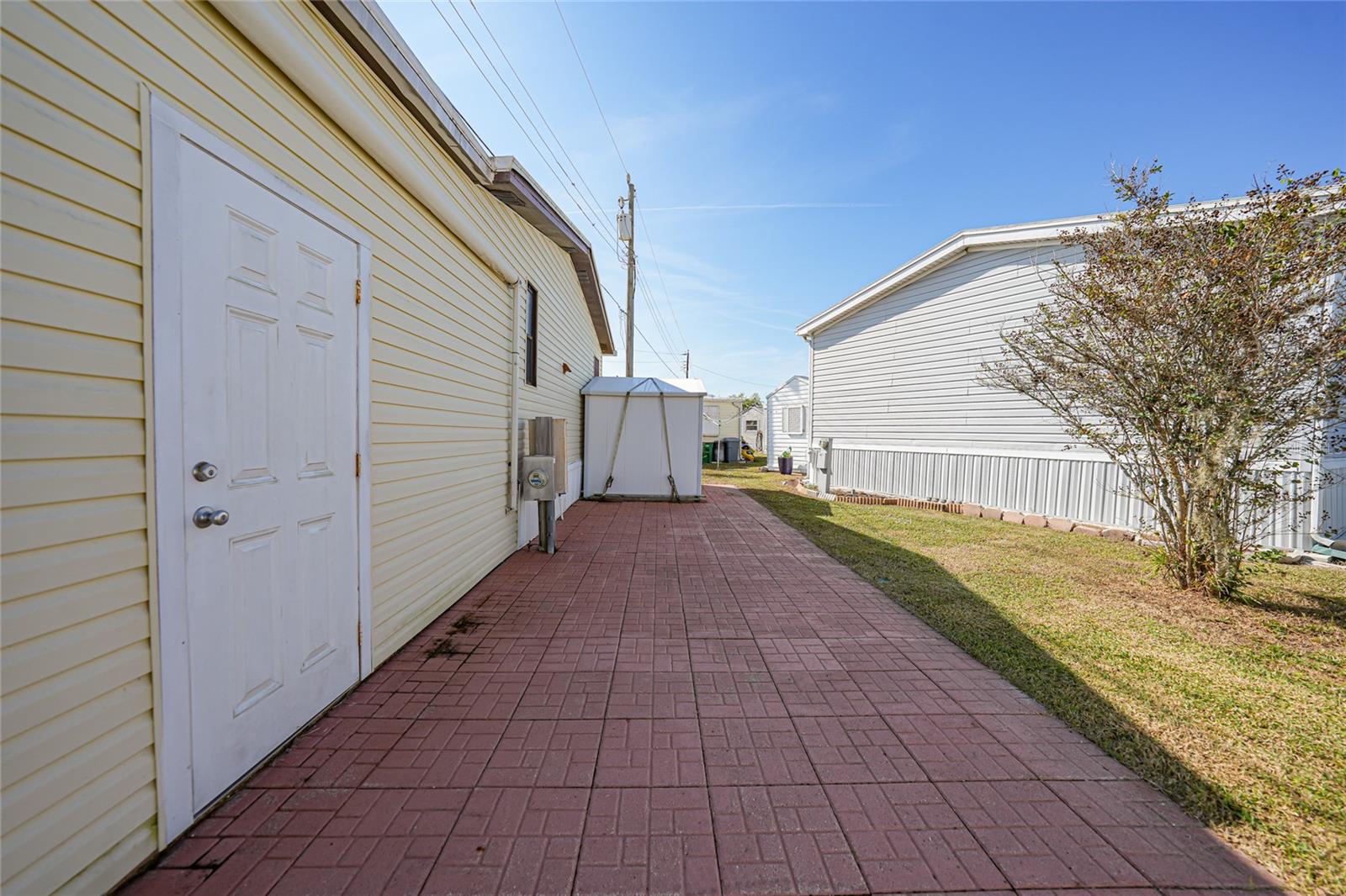 Image 23 of 28 For 10101 Burnt Store Road 54