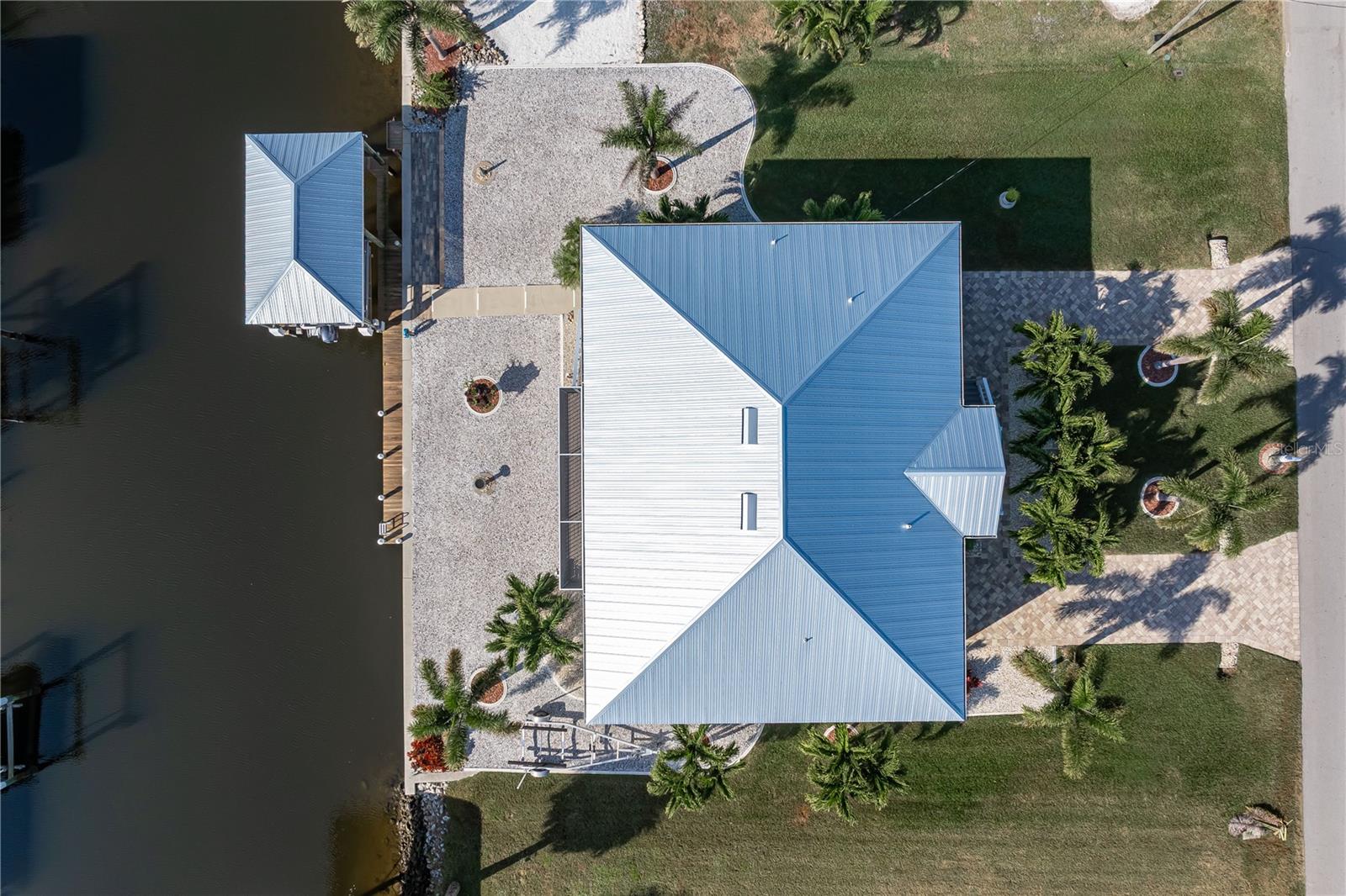 Image 14 of 75 For 24377 Treasure Island Boulevard