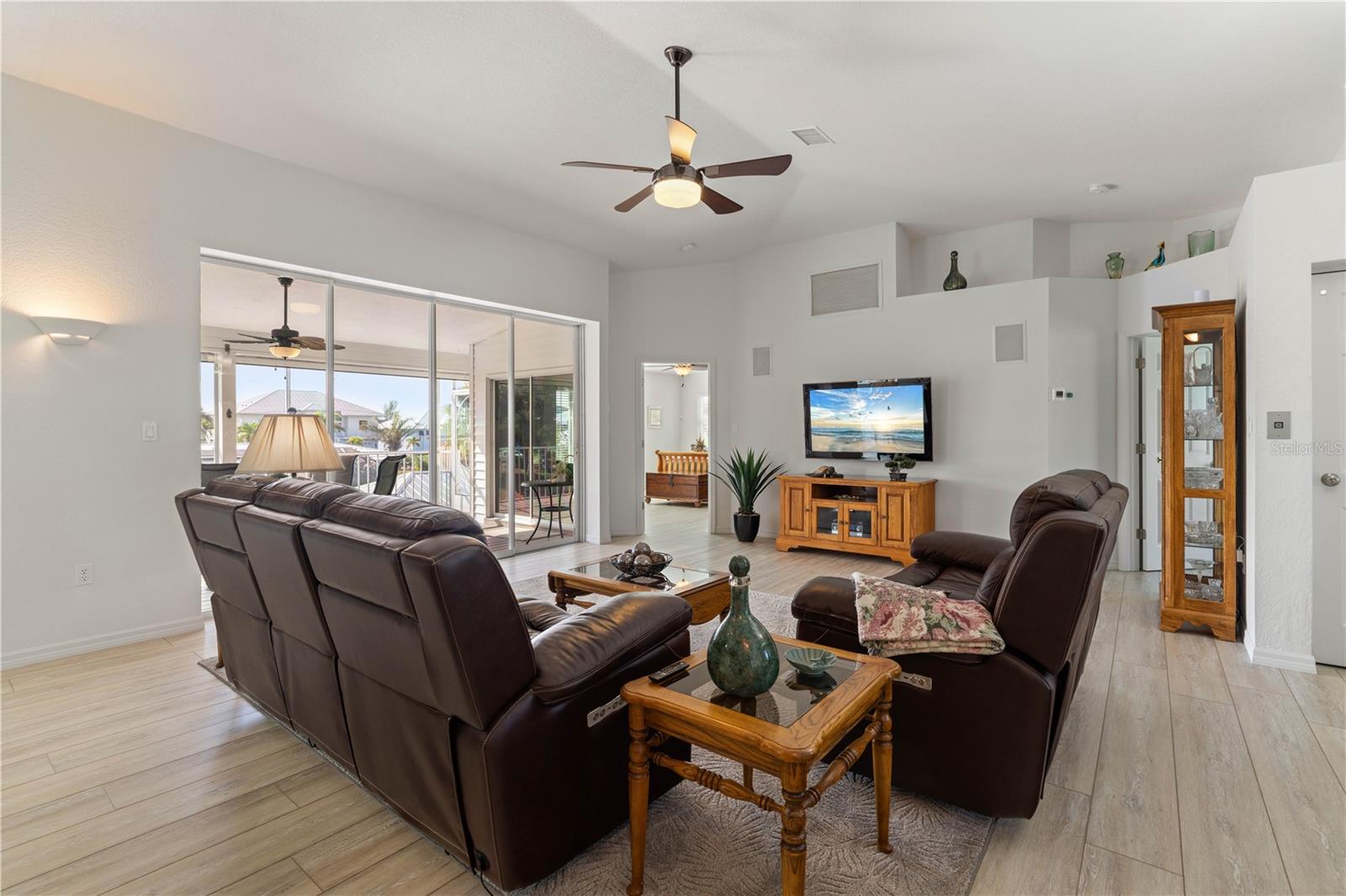 Image 22 of 75 For 24377 Treasure Island Boulevard