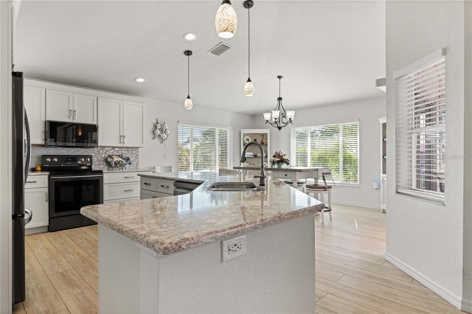 Image 24 of 75 For 24377 Treasure Island Boulevard