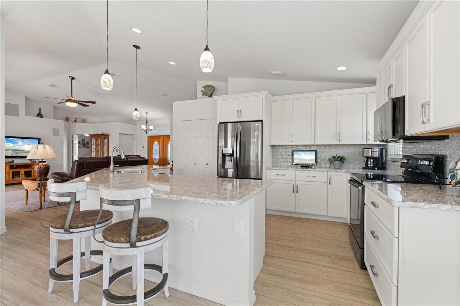 Image 25 of 75 For 24377 Treasure Island Boulevard