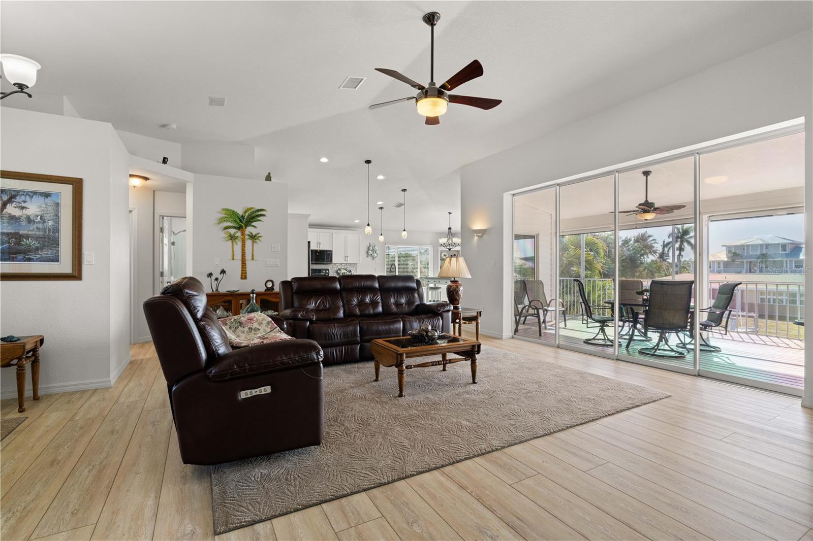 Image 3 of 75 For 24377 Treasure Island Boulevard