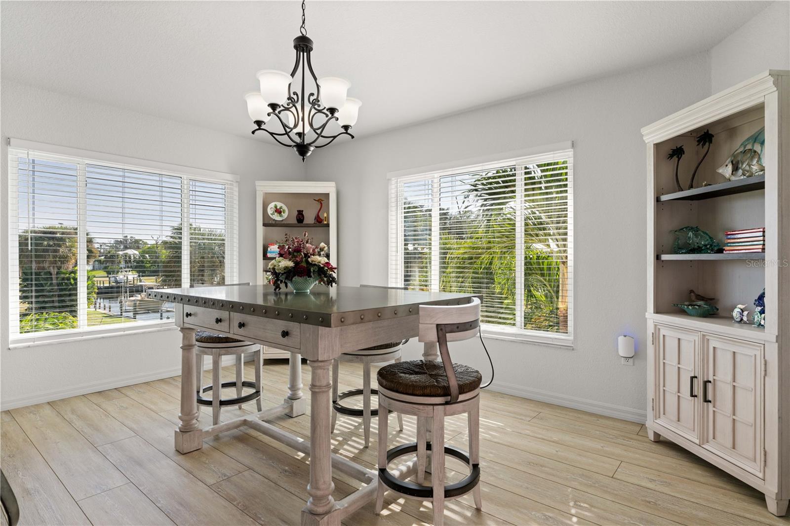 Image 30 of 75 For 24377 Treasure Island Boulevard