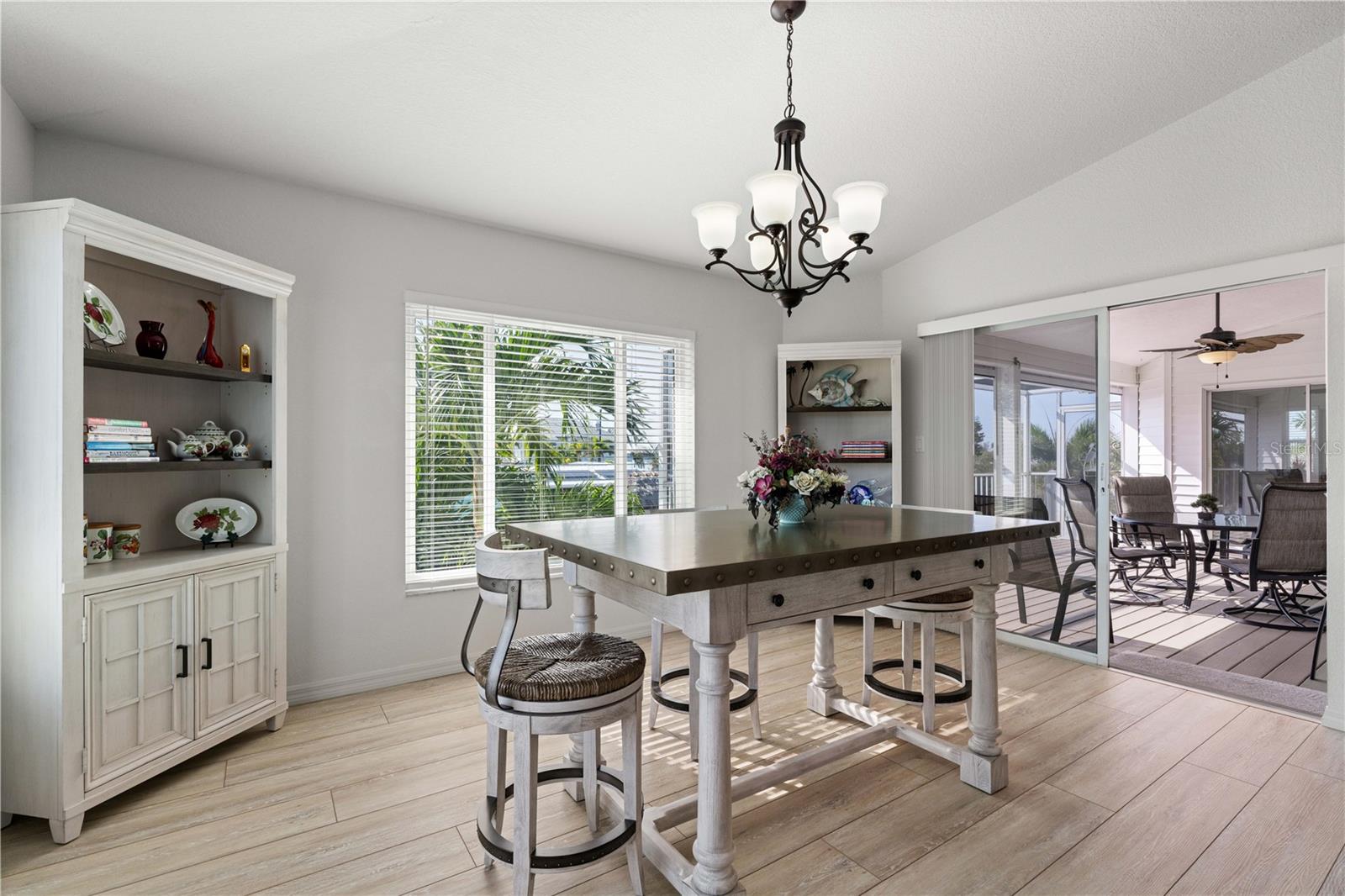 Image 32 of 75 For 24377 Treasure Island Boulevard