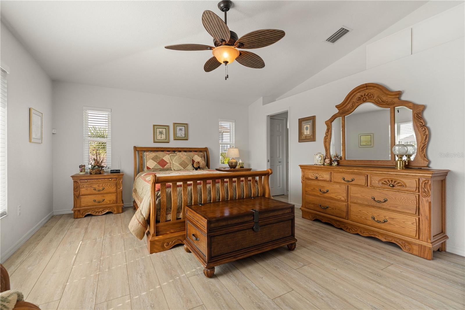 Image 34 of 75 For 24377 Treasure Island Boulevard