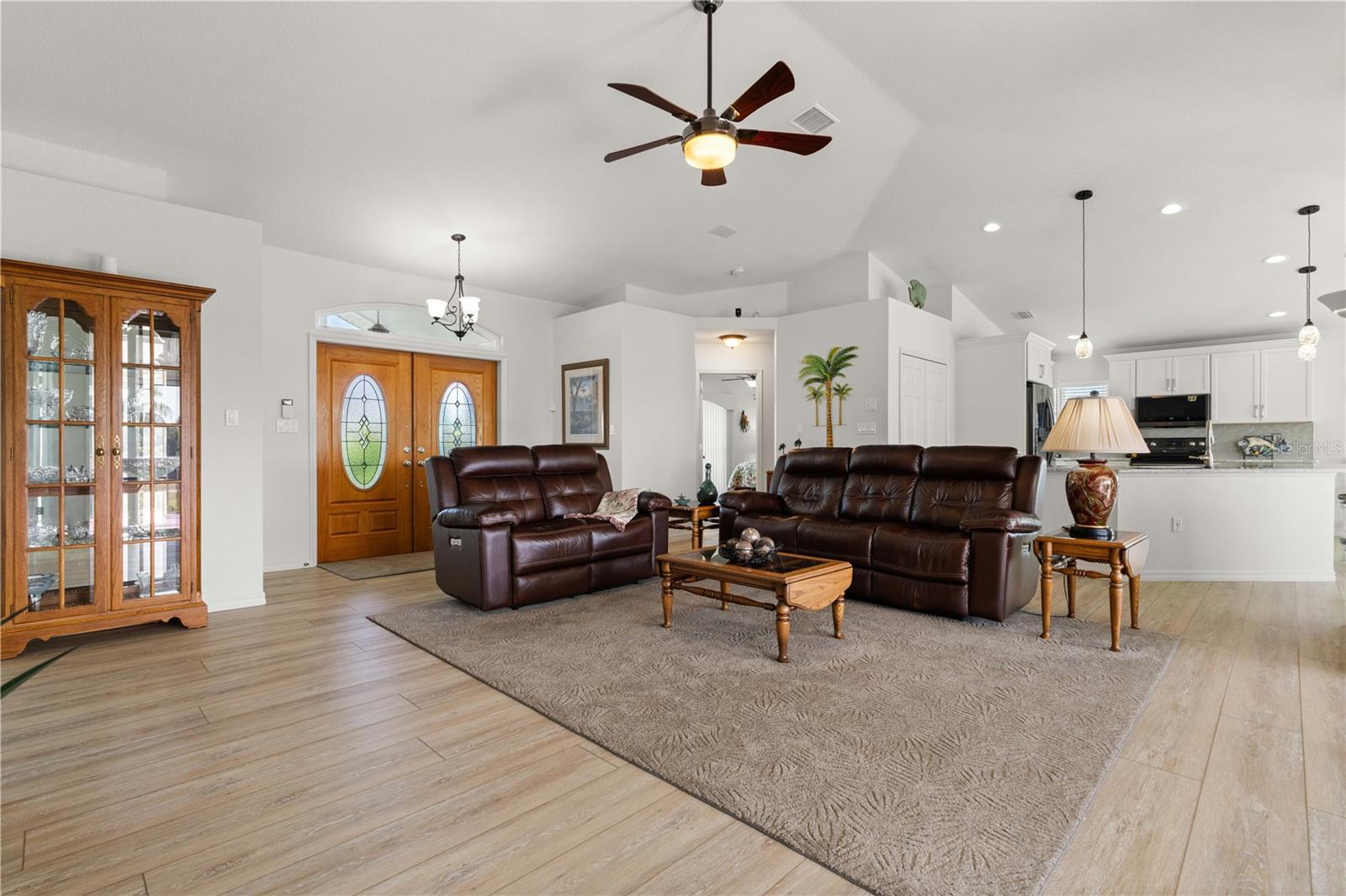 Image 5 of 75 For 24377 Treasure Island Boulevard