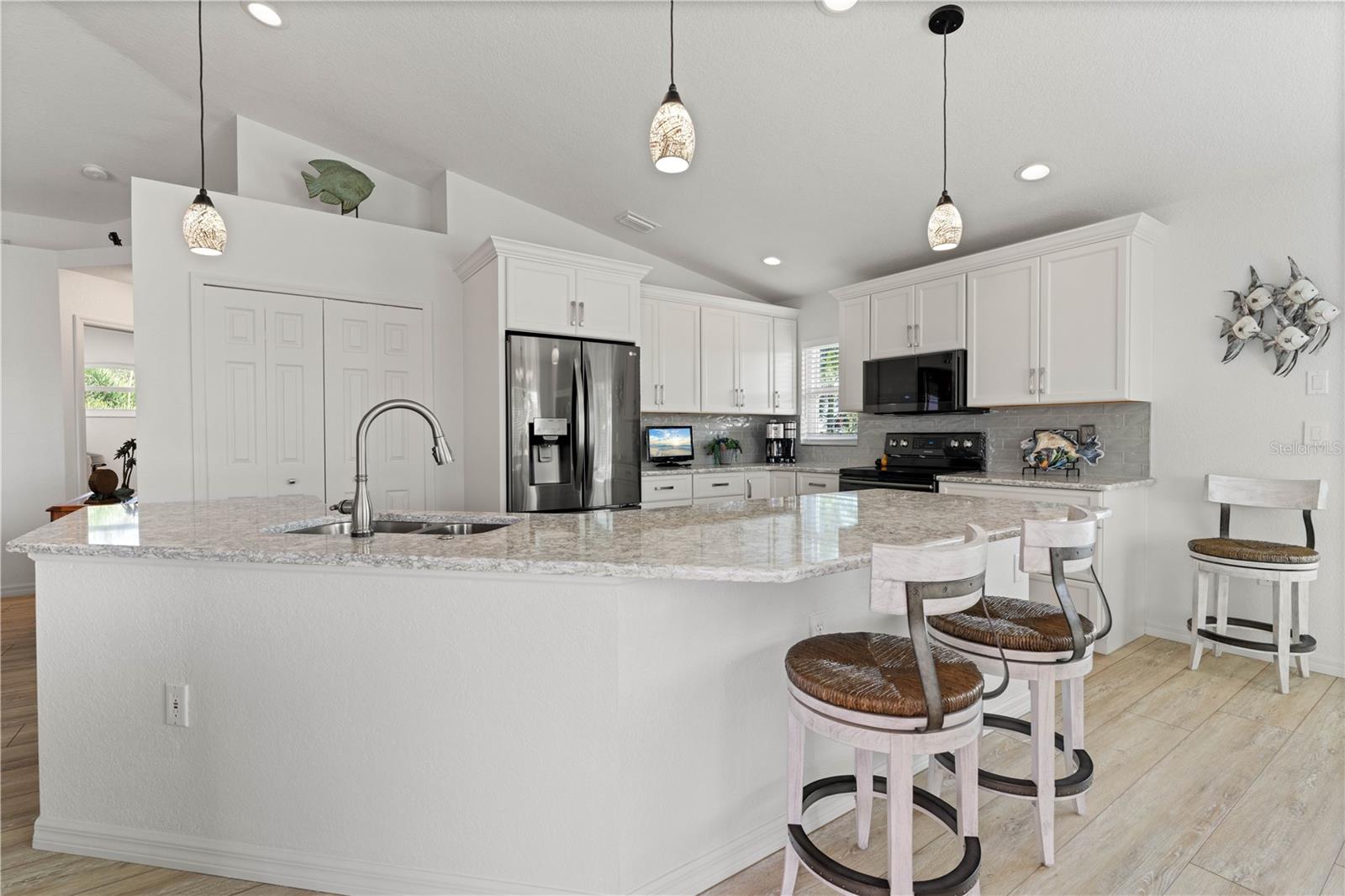 Image 7 of 75 For 24377 Treasure Island Boulevard