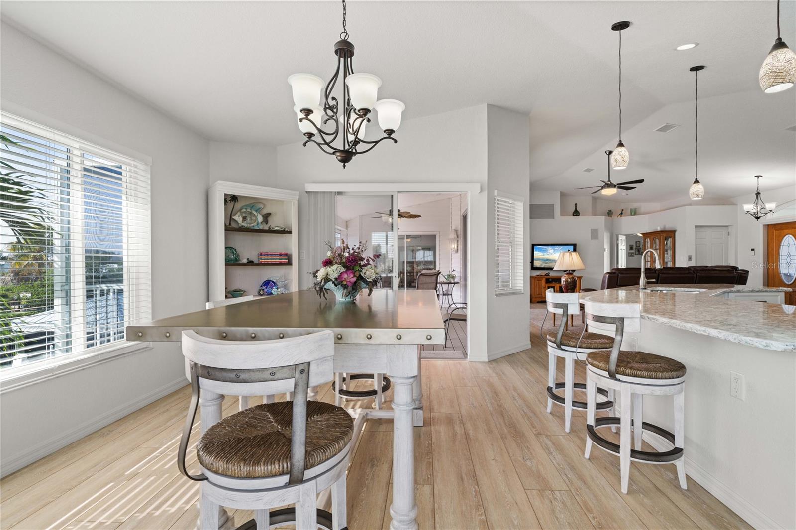 Image 8 of 75 For 24377 Treasure Island Boulevard