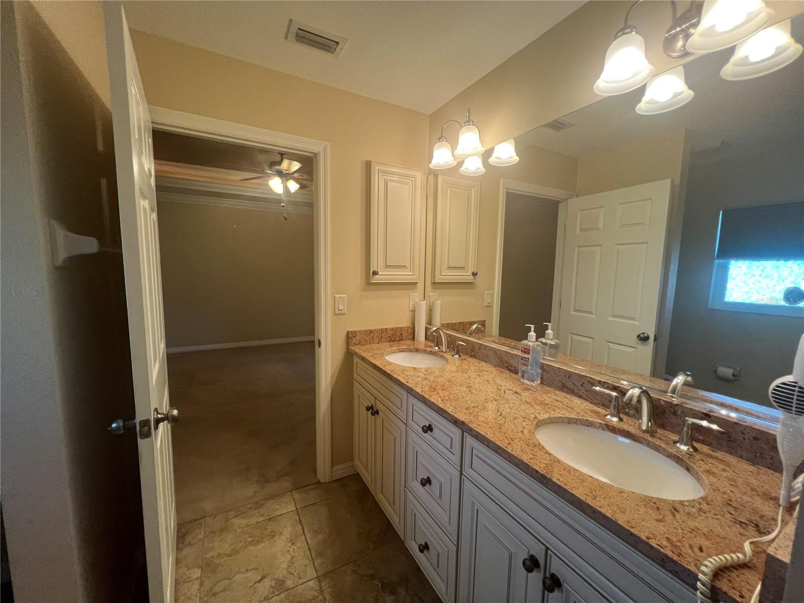 Image 15 of 36 For 12660 Lakeside Drive