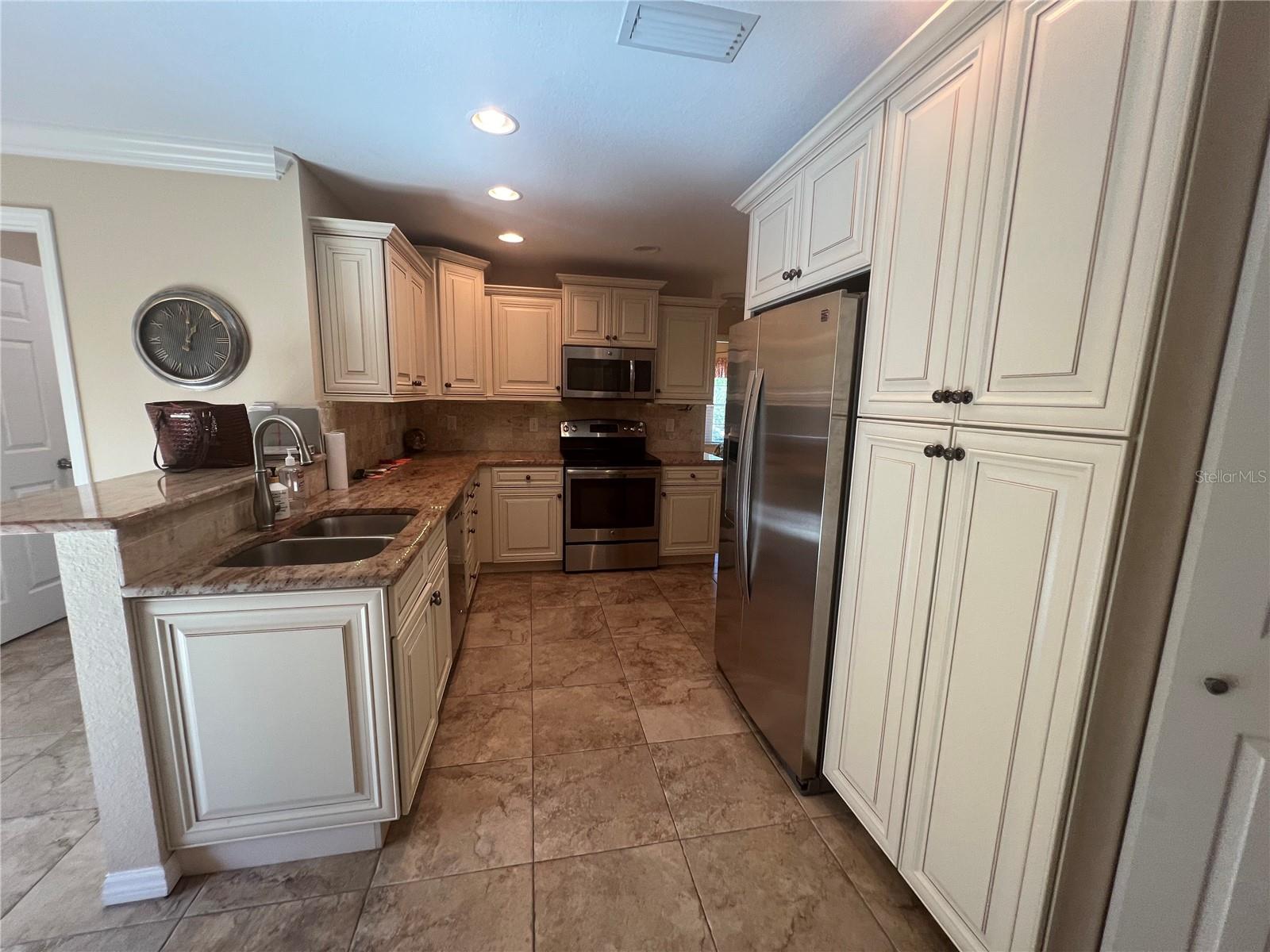 Image 6 of 36 For 12660 Lakeside Drive