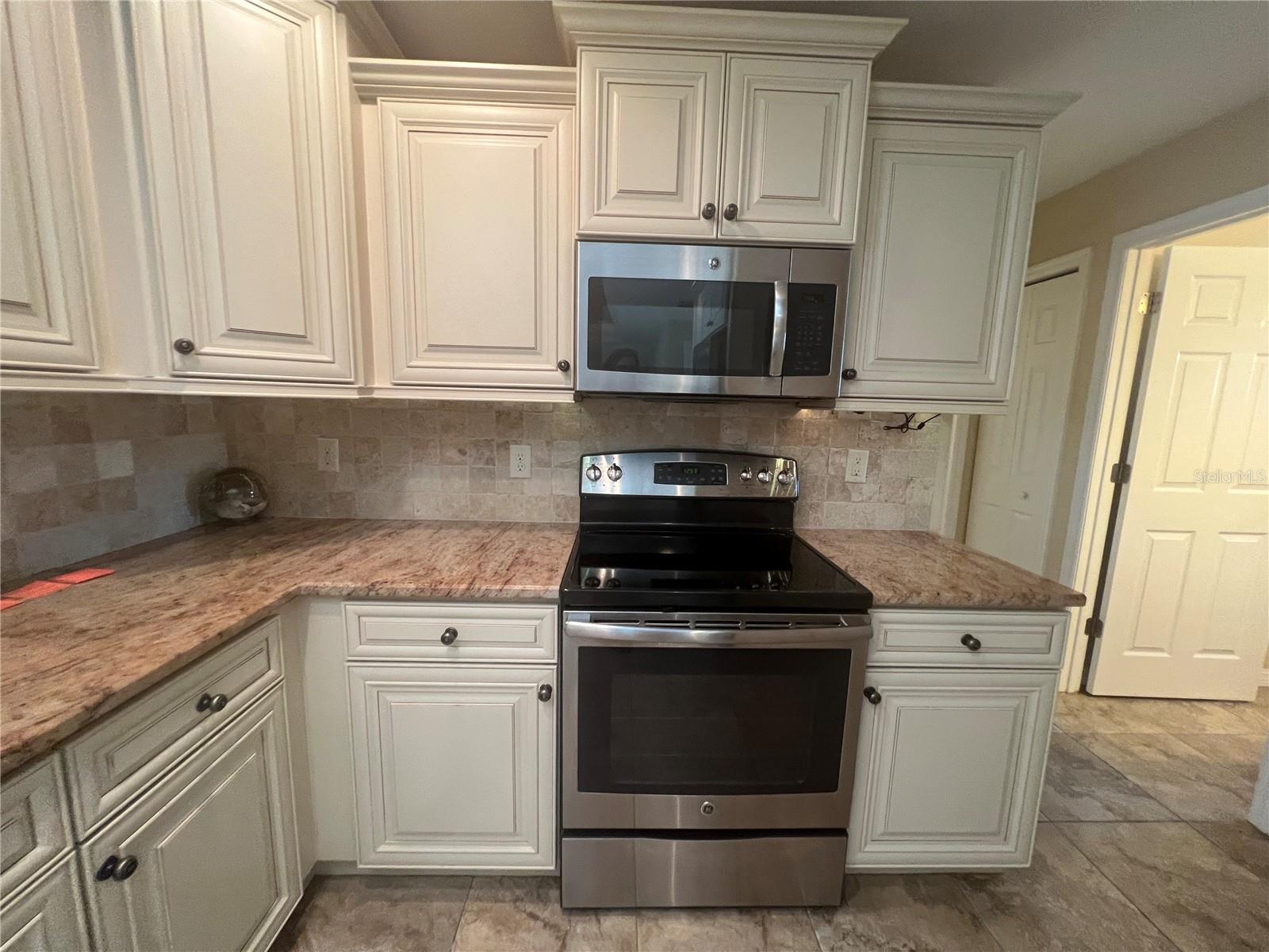 Image 8 of 36 For 12660 Lakeside Drive