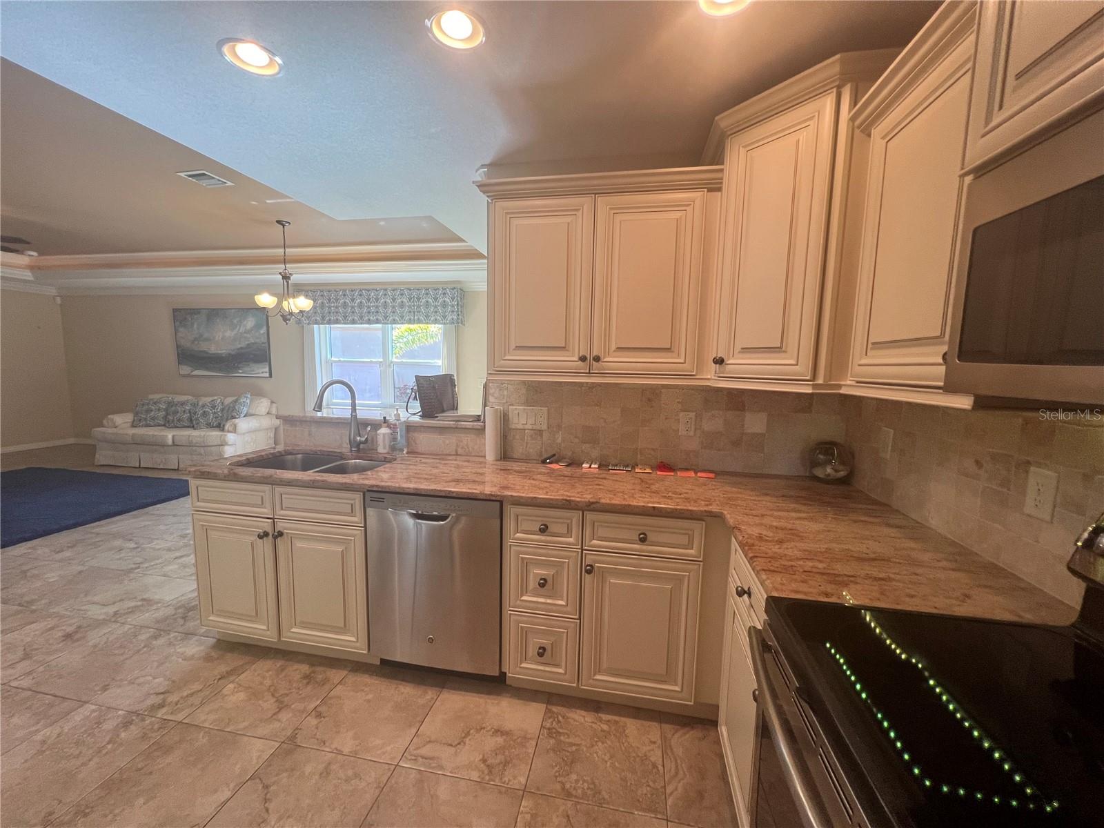 Image 9 of 36 For 12660 Lakeside Drive