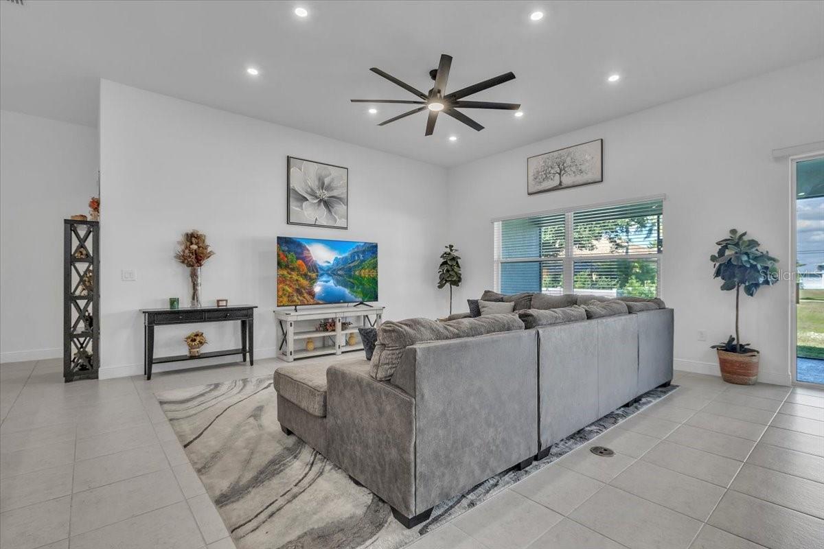 Image 8 of 44 For 2833 Gleason Parkway