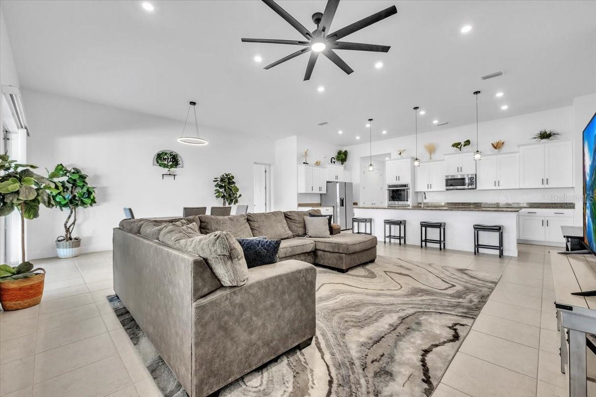 Image 9 of 44 For 2833 Gleason Parkway