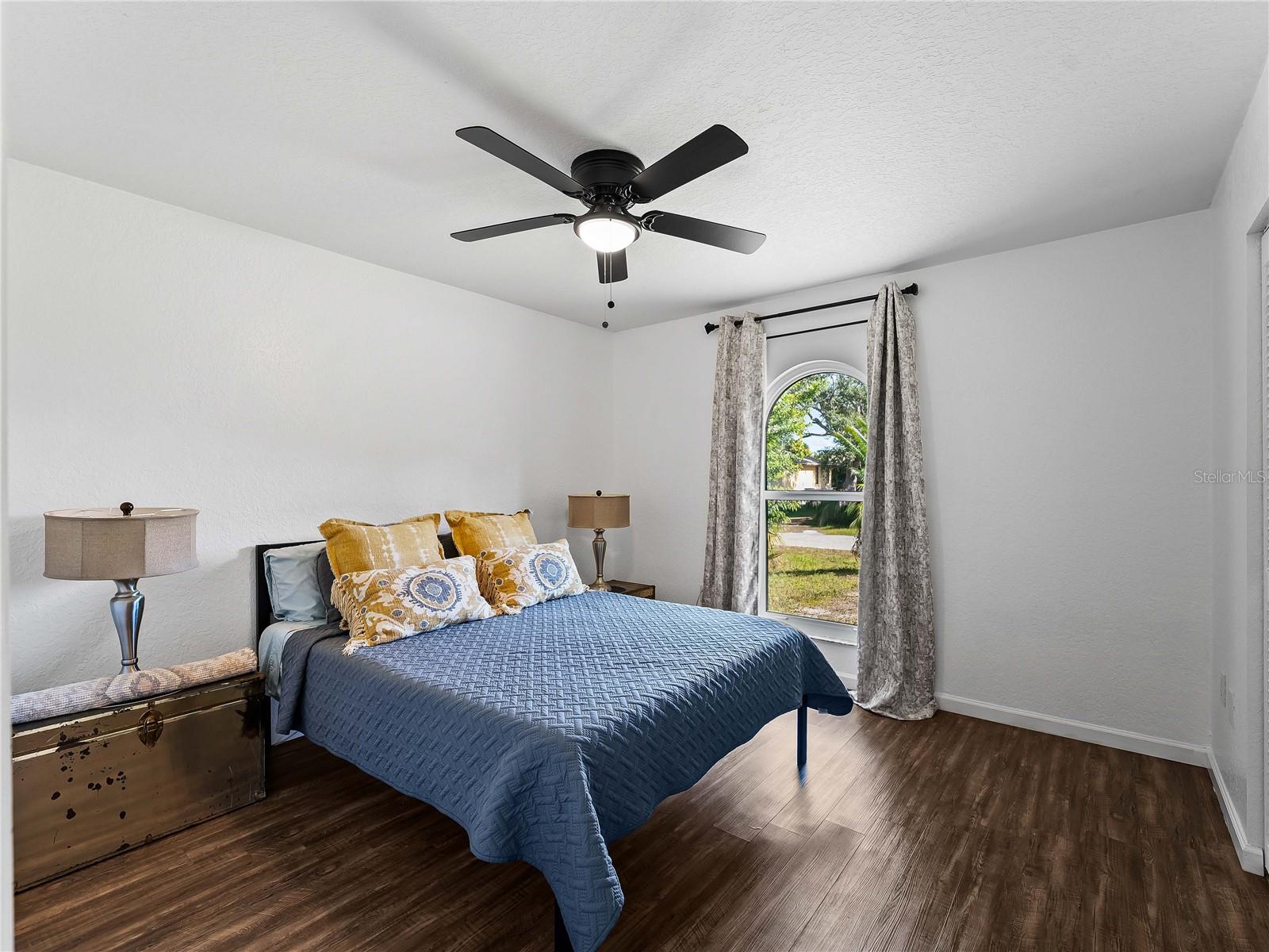 Image 10 of 52 For 780 Haleybury Street