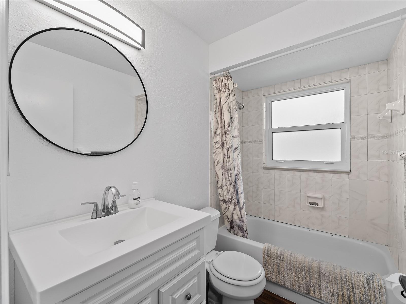 Image 13 of 52 For 780 Haleybury Street