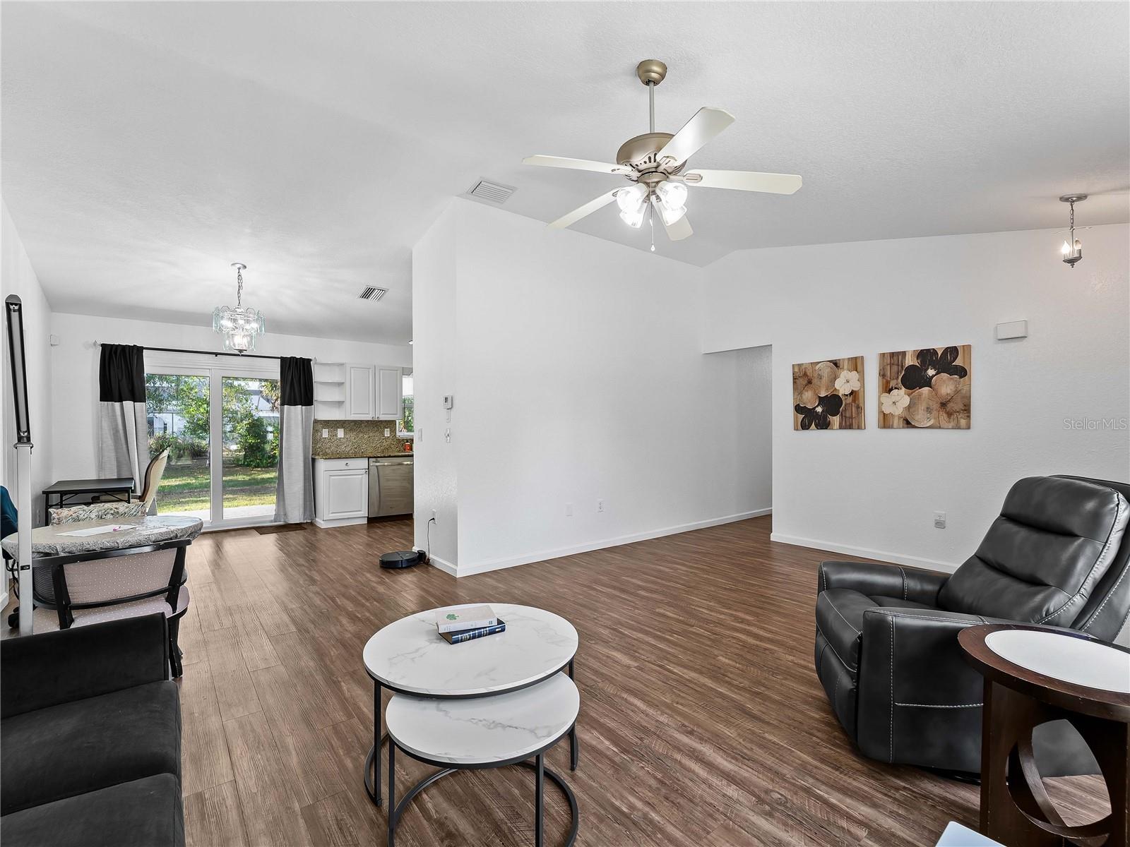 Image 21 of 52 For 780 Haleybury Street