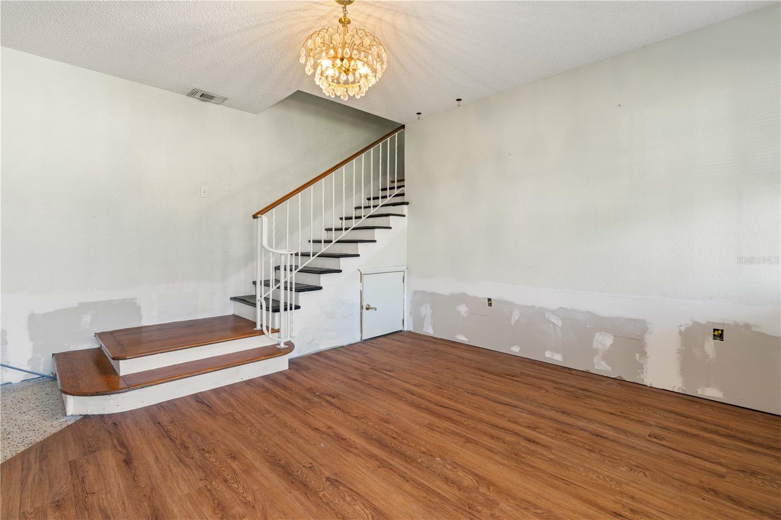 Image 4 of 42 For 3333 Wisteria Place