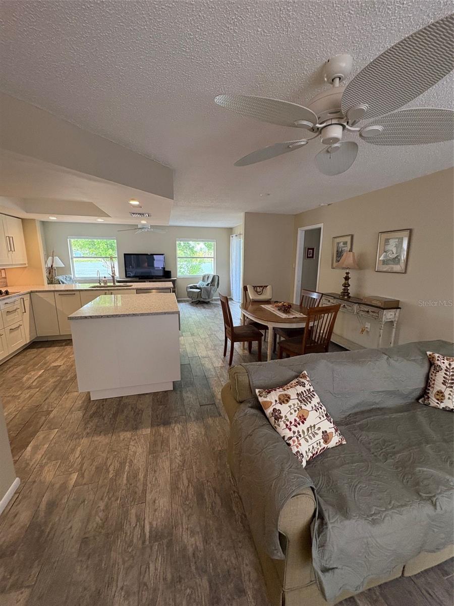 Image 18 of 55 For 947 Shasta Road