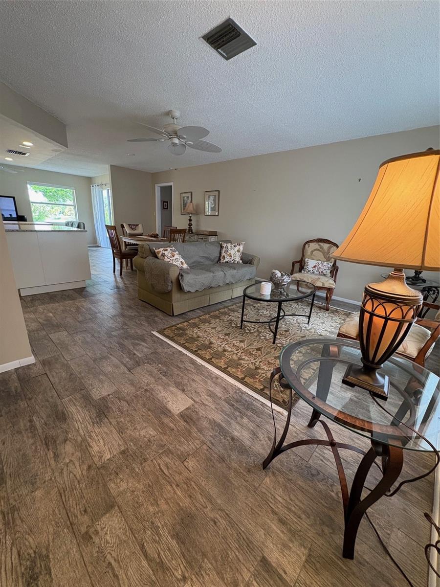 Image 19 of 55 For 947 Shasta Road