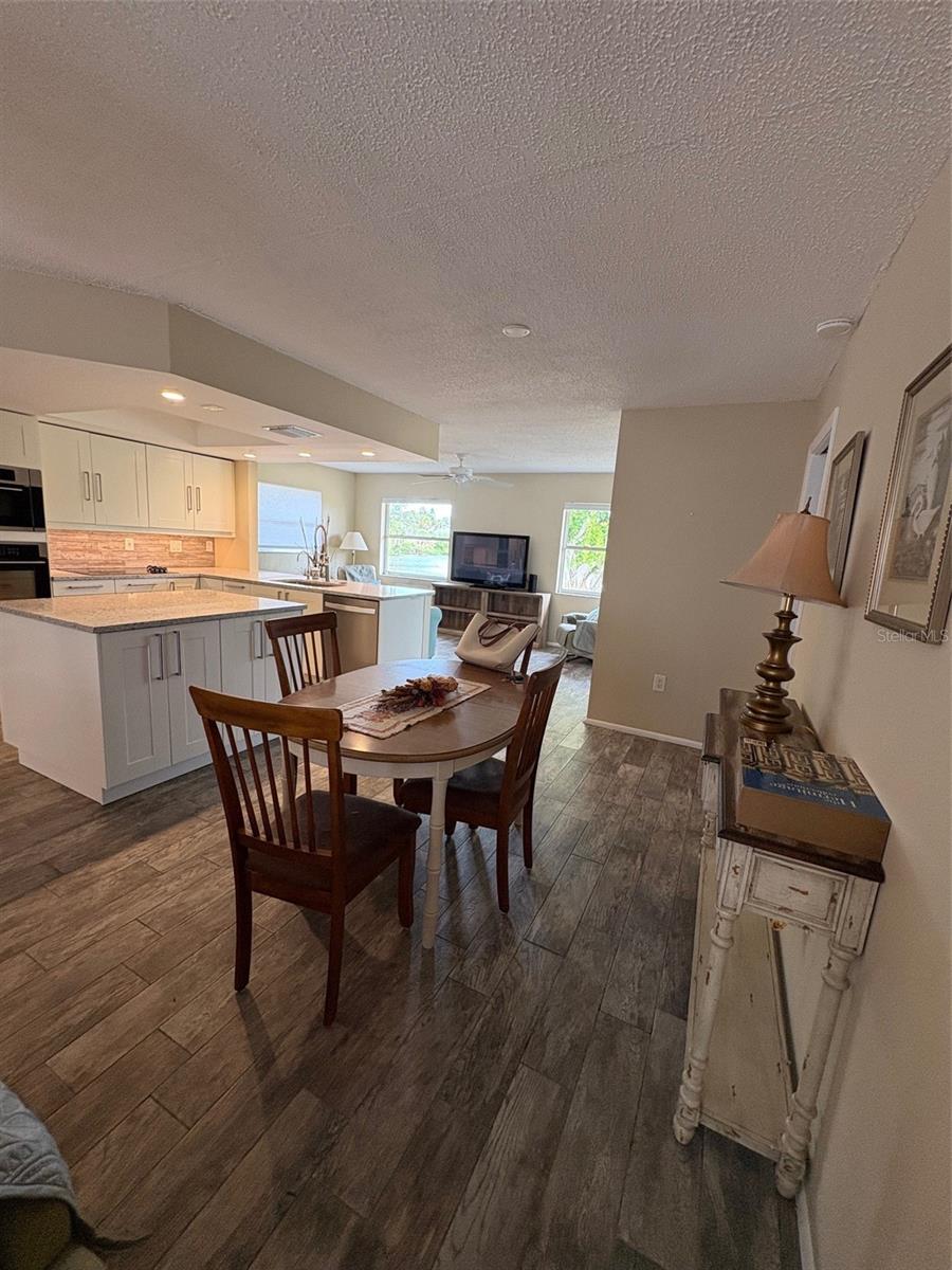 Image 24 of 55 For 947 Shasta Road