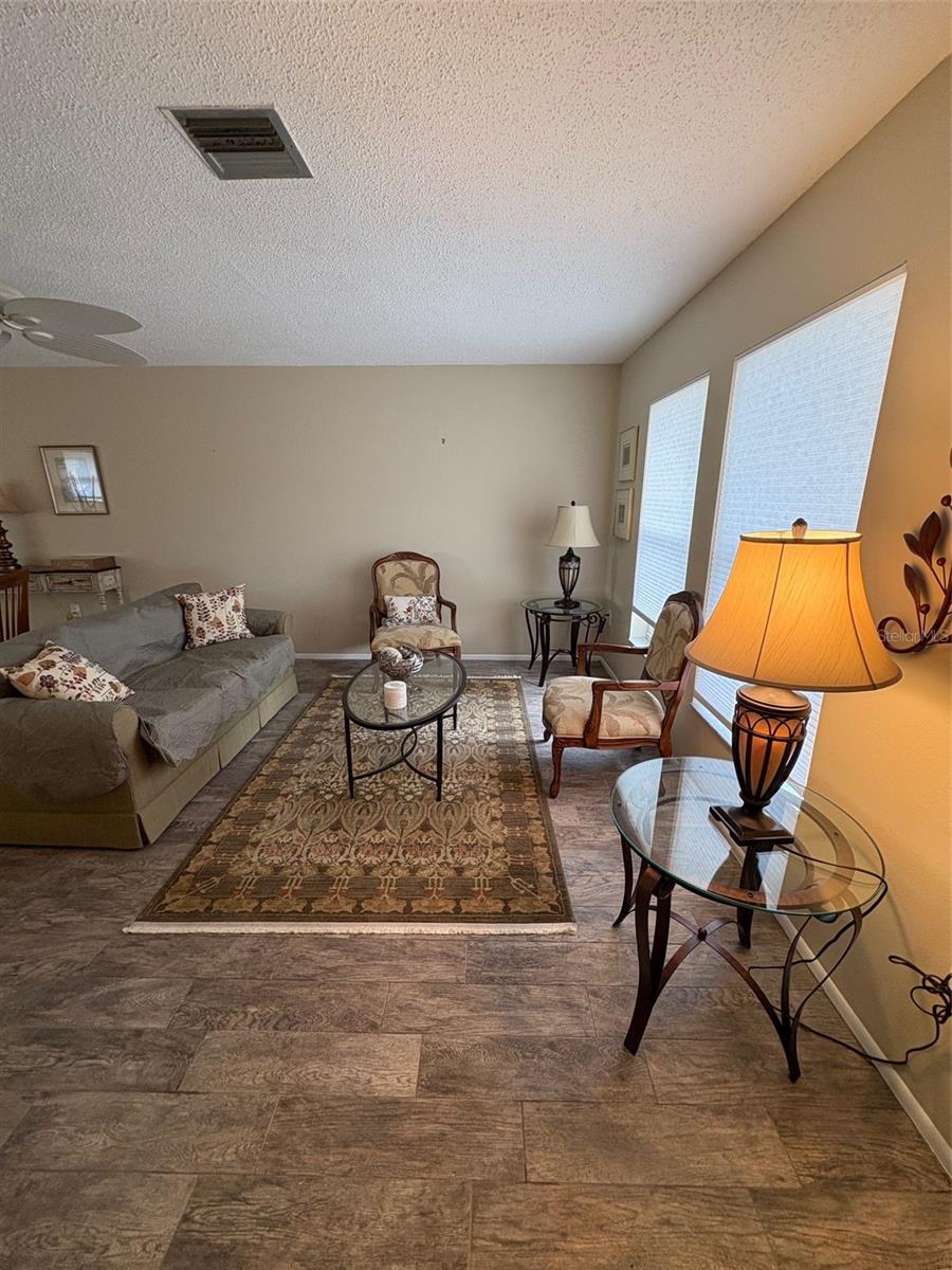 Image 27 of 55 For 947 Shasta Road