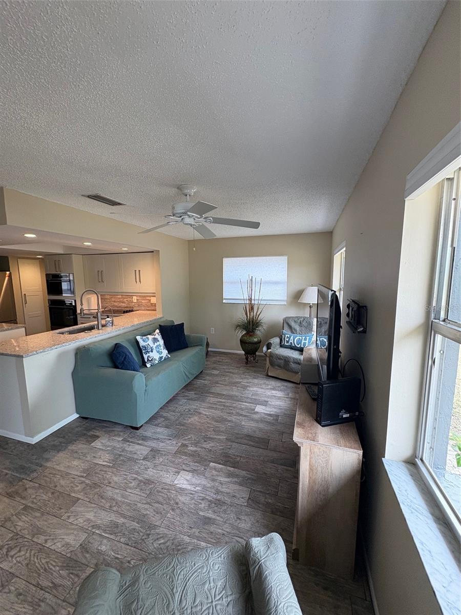 Image 32 of 55 For 947 Shasta Road