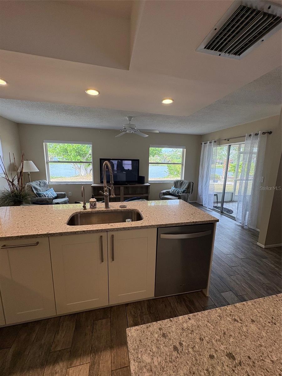 Image 34 of 55 For 947 Shasta Road