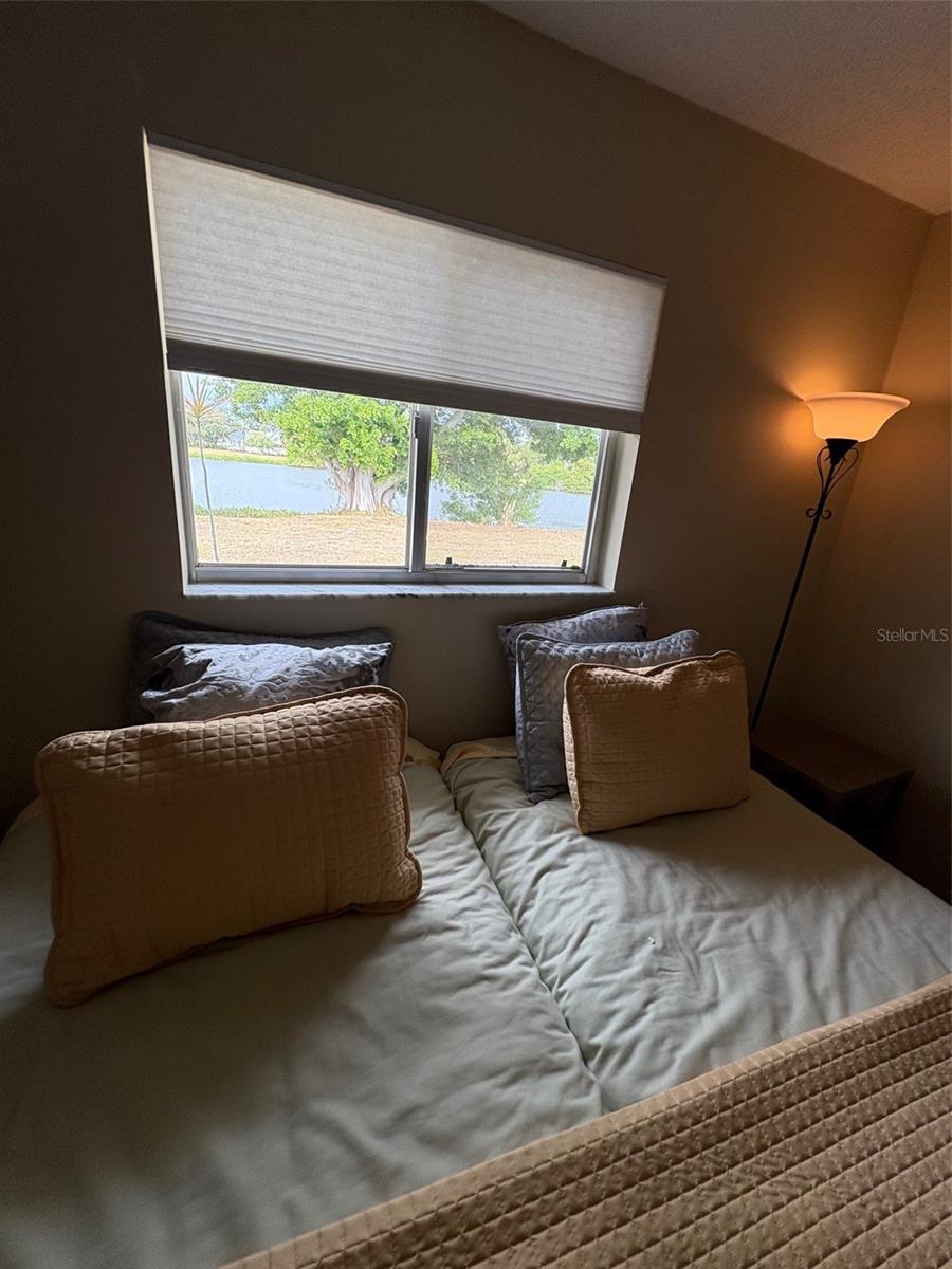 Image 44 of 55 For 947 Shasta Road