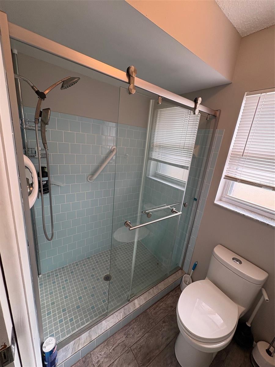 Image 51 of 55 For 947 Shasta Road