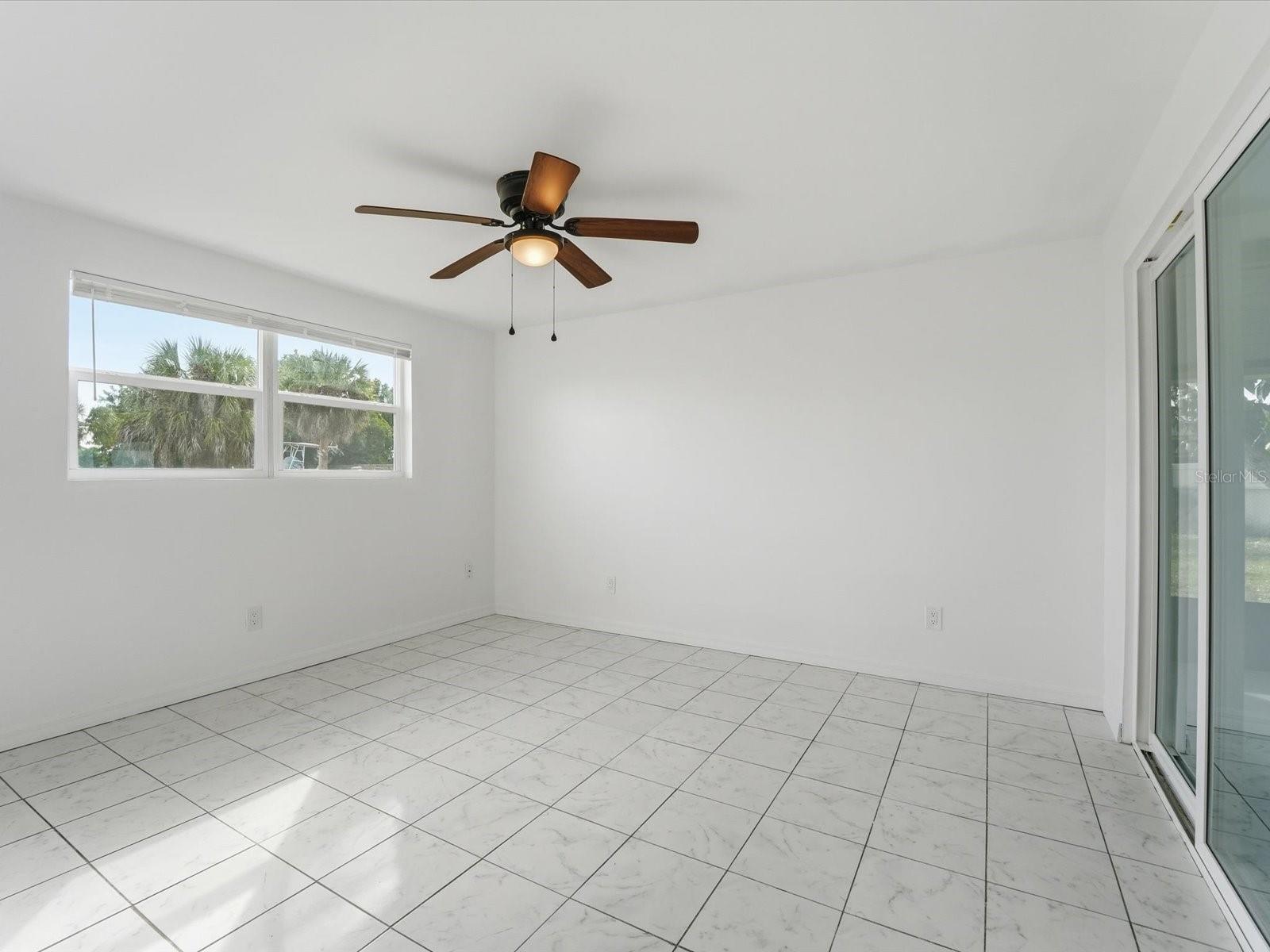 Image 15 of 33 For 111 Francis Drive Ne