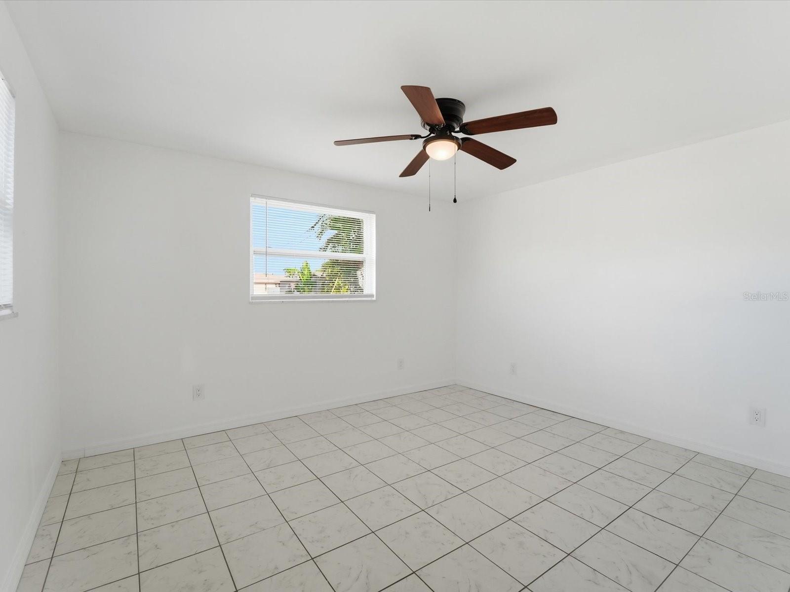 Image 19 of 33 For 111 Francis Drive Ne