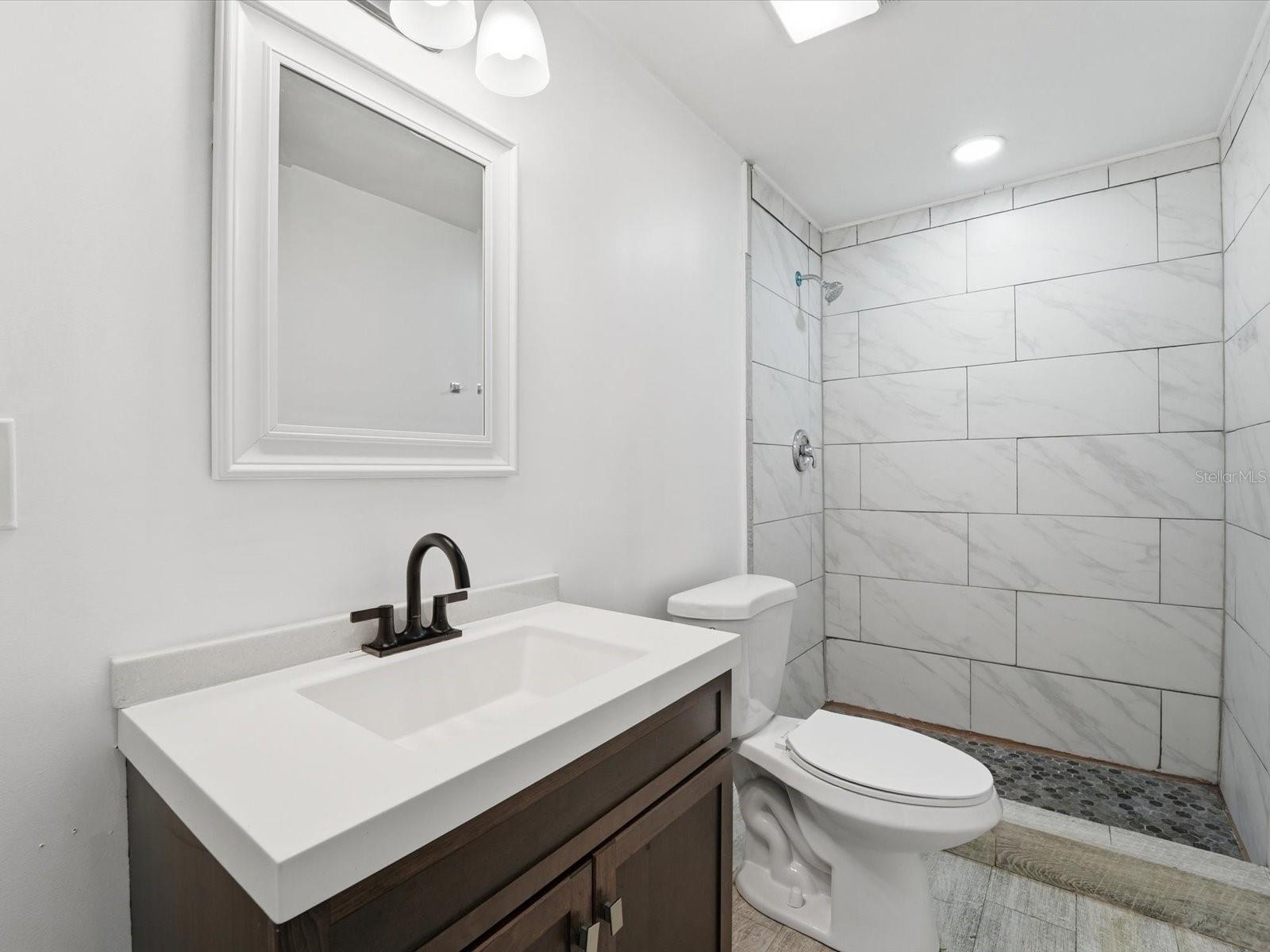 Image 21 of 33 For 111 Francis Drive Ne