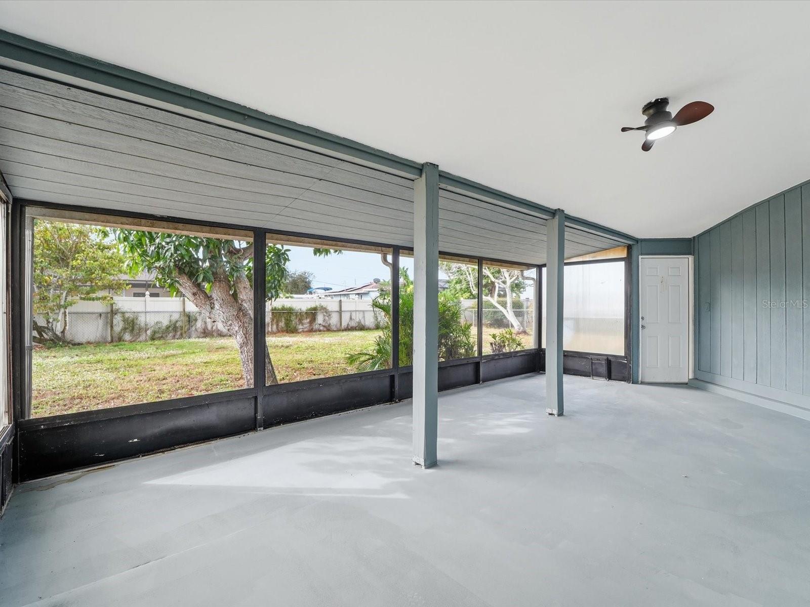 Image 25 of 33 For 111 Francis Drive Ne