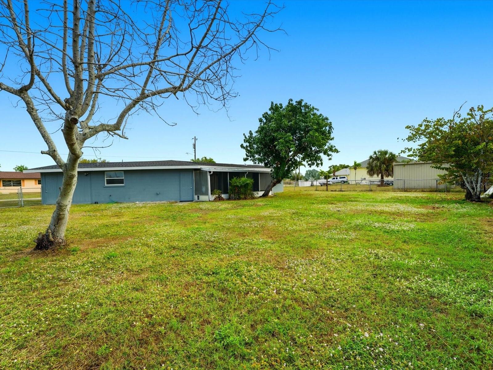 Image 26 of 33 For 111 Francis Drive Ne