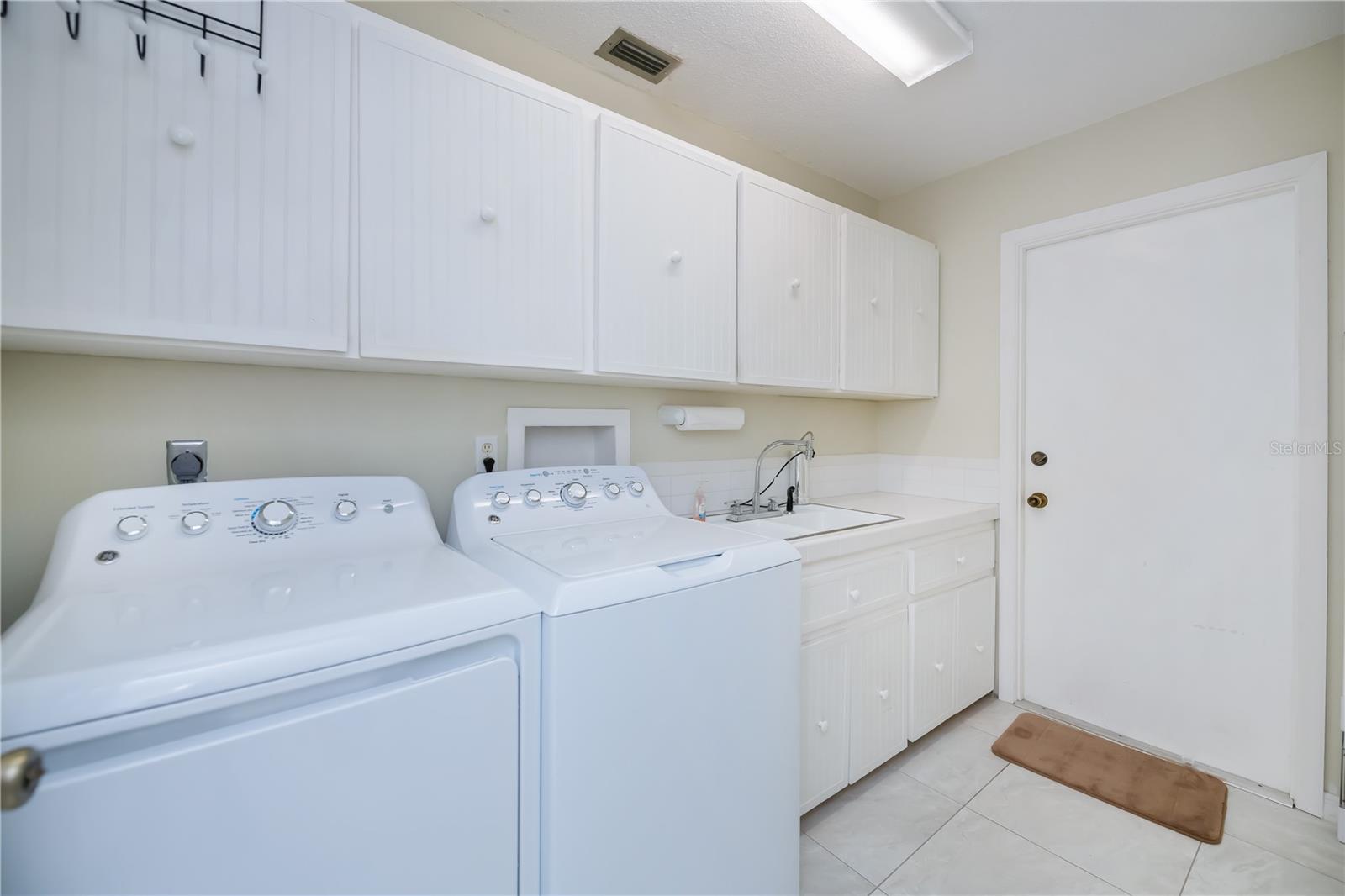 Image 46 of 83 For 641 Bal Harbor Boulevard