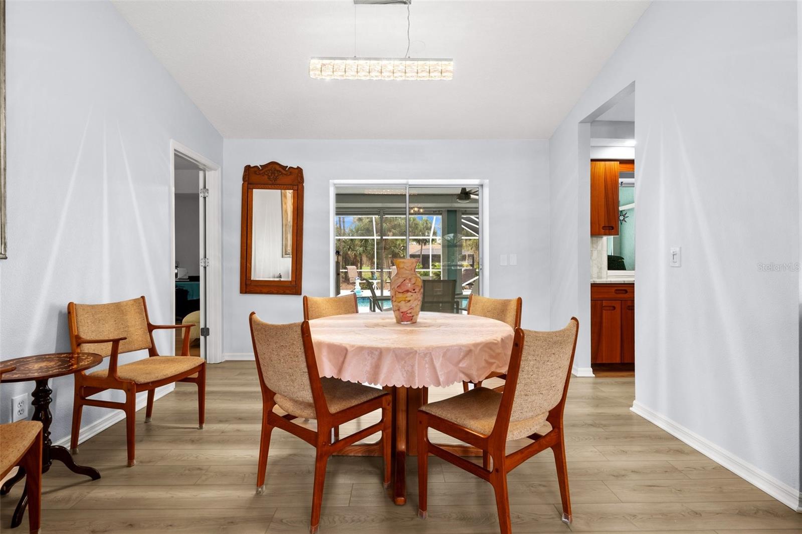 Image 10 of 39 For 840 Van Gogh Road