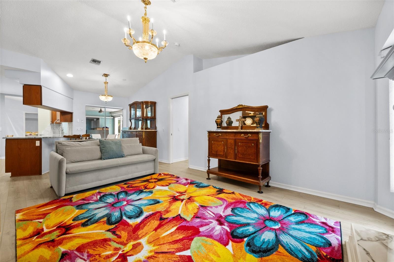 Image 16 of 39 For 840 Van Gogh Road