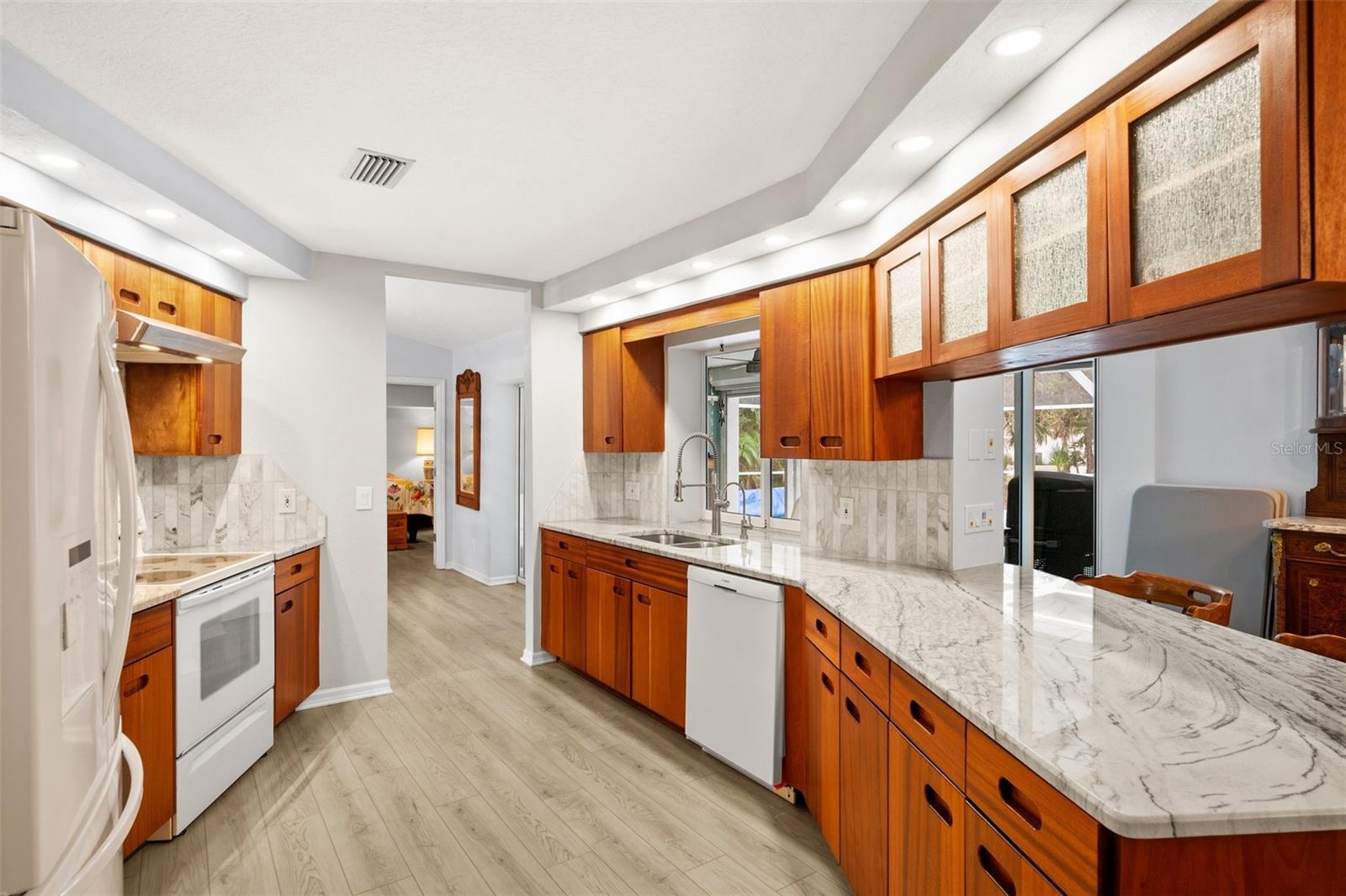 Image 2 of 39 For 840 Van Gogh Road