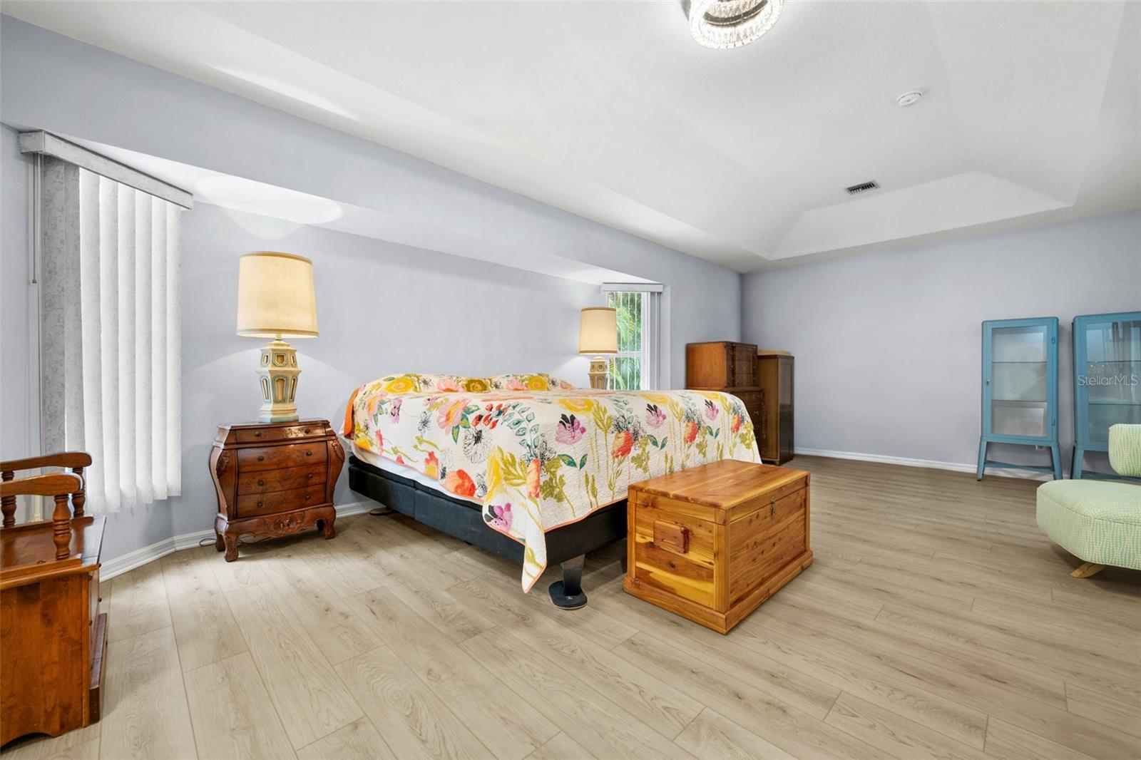 Image 20 of 39 For 840 Van Gogh Road