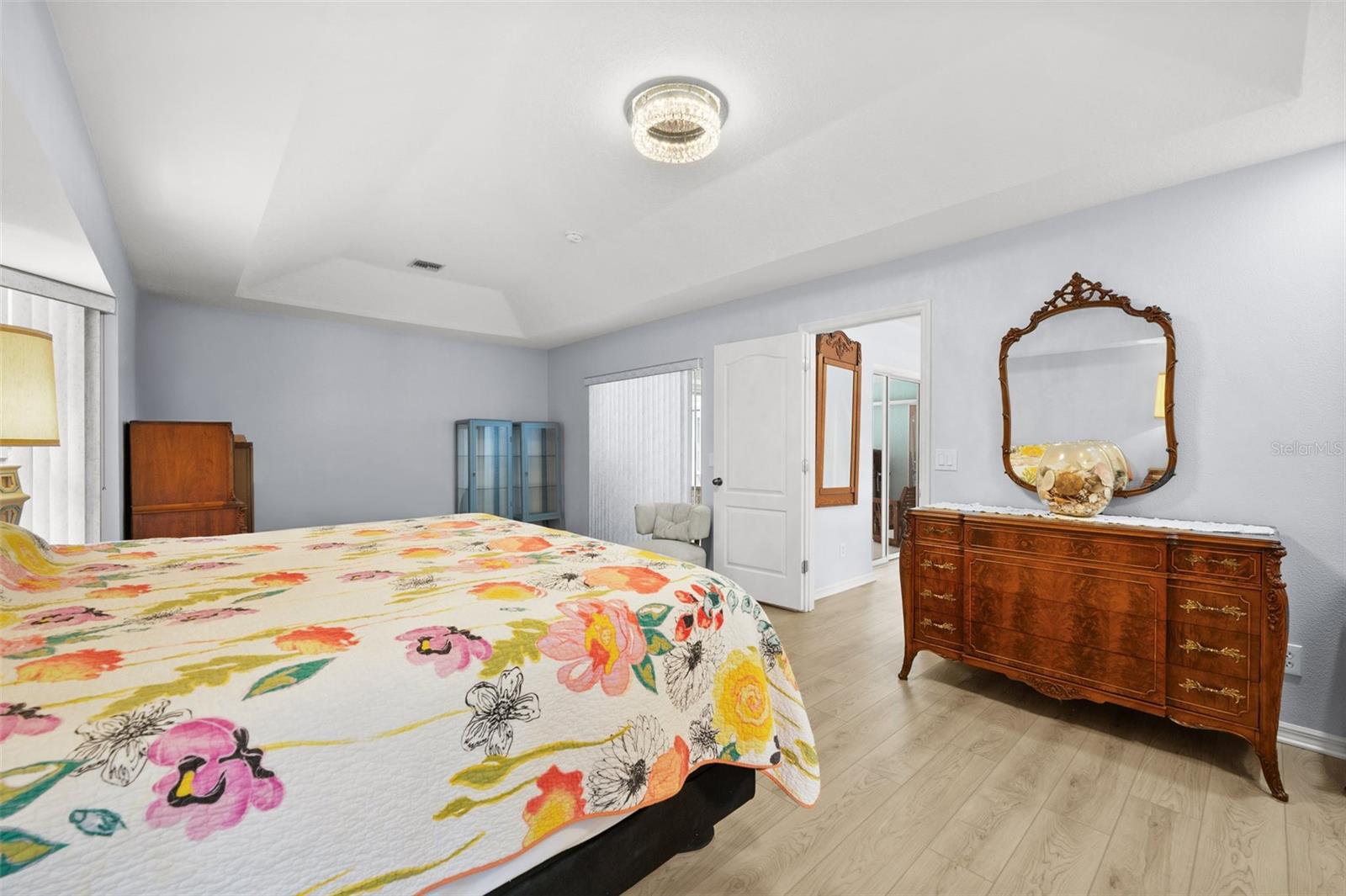 Image 21 of 39 For 840 Van Gogh Road